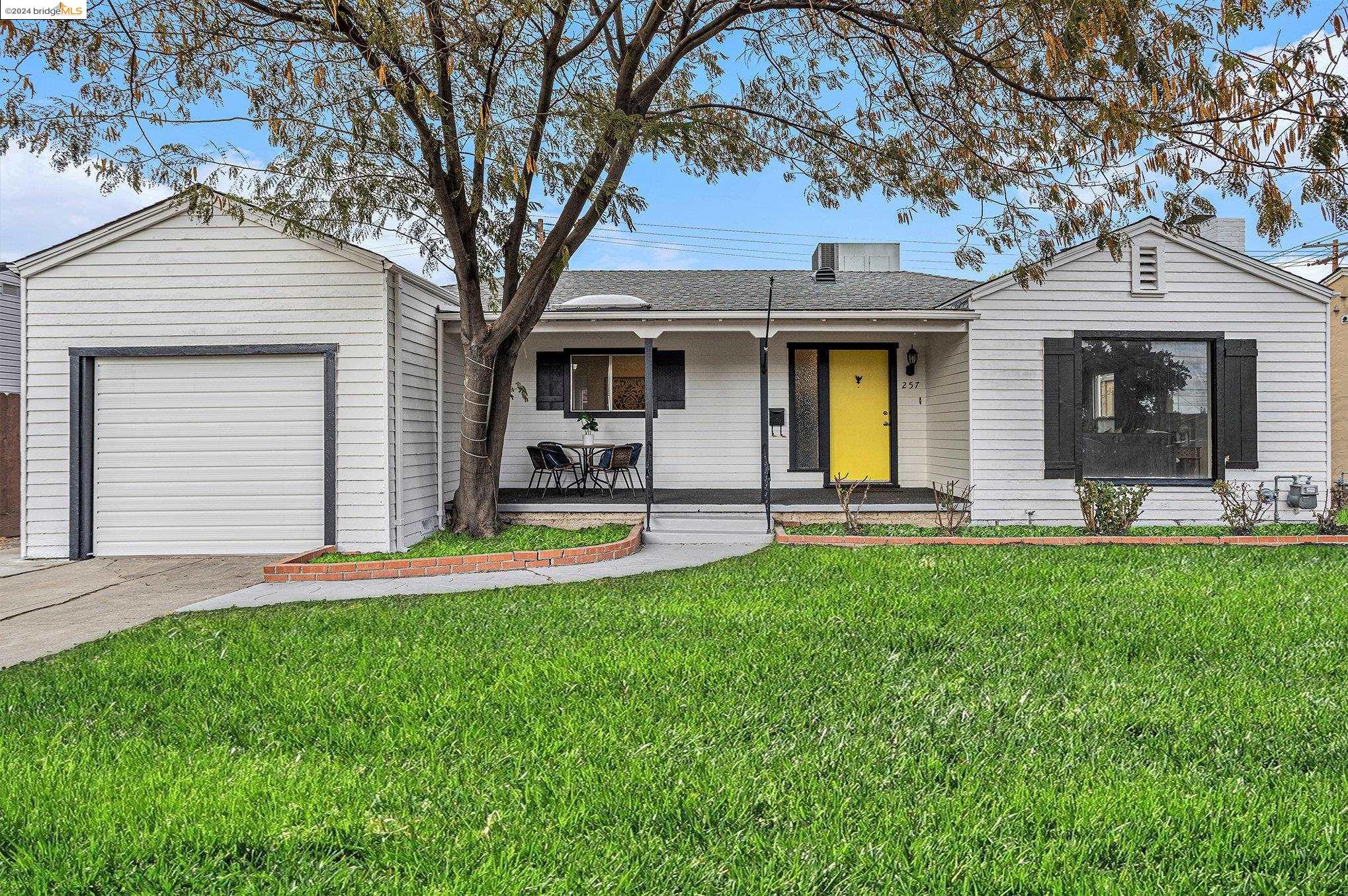Detail Gallery Image 1 of 1 For 257 E Hollywood Ave, Tracy,  CA 95376 - 3 Beds | 2 Baths