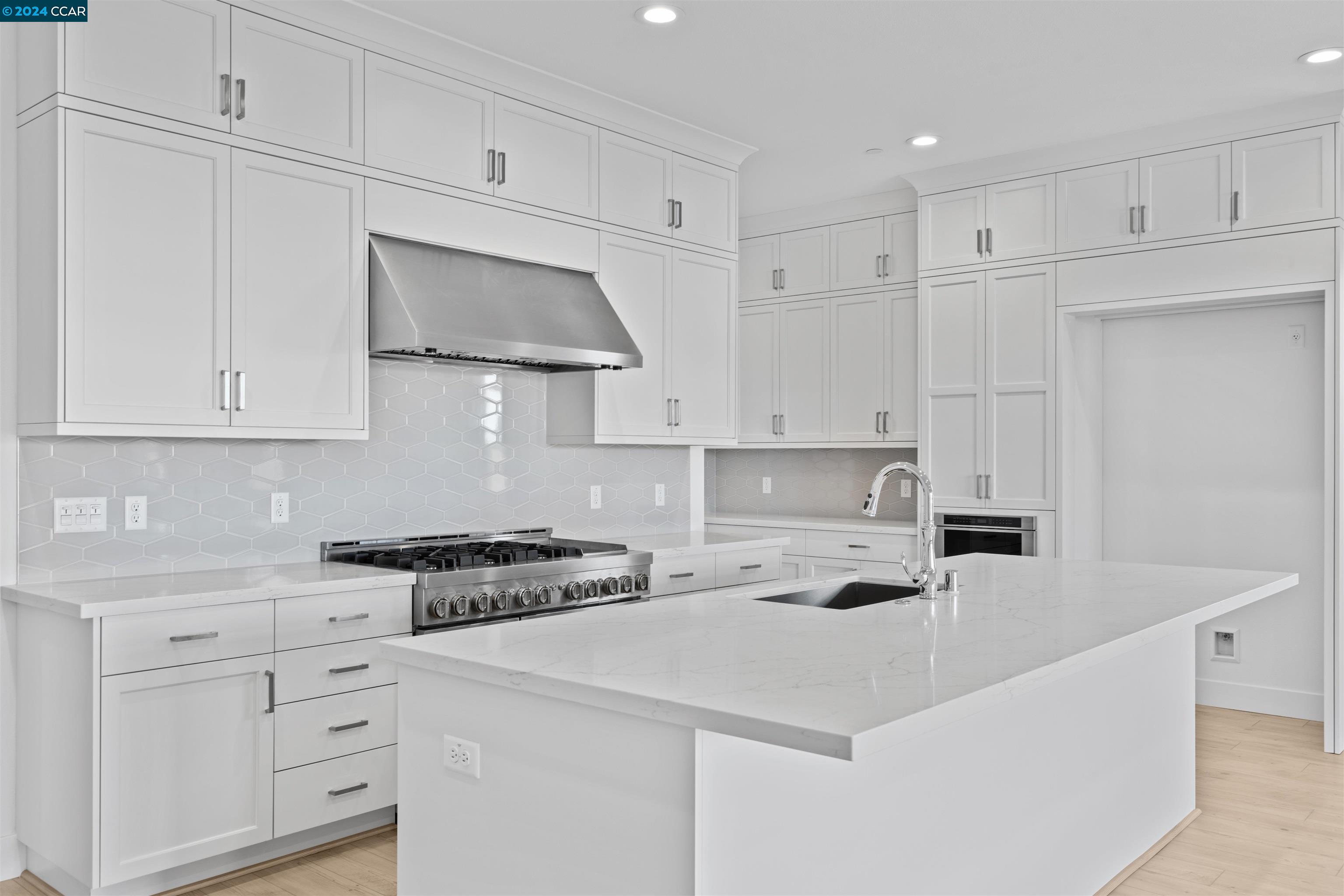 Detail Gallery Image 2 of 36 For 1691 White Rock Drive, Tracy,  CA 95377 - 3 Beds | 2/1 Baths