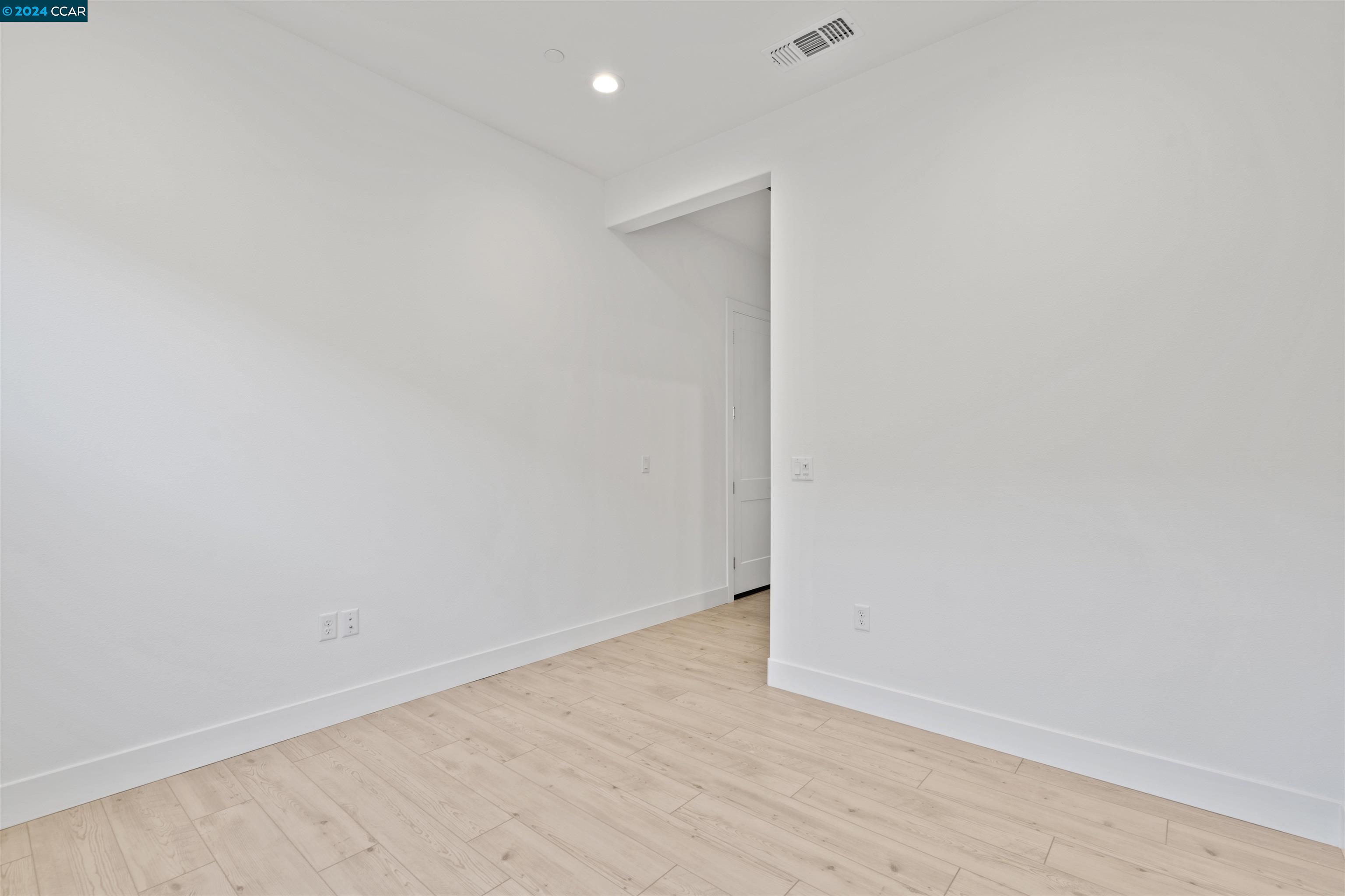 Detail Gallery Image 13 of 36 For 1691 White Rock Drive, Tracy,  CA 95377 - 3 Beds | 2/1 Baths