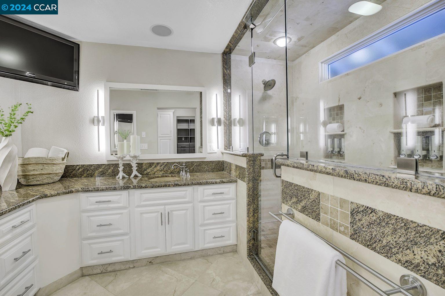 Detail Gallery Image 26 of 48 For 24 Crest Ct, Alamo,  CA 94507 - 4 Beds | 4/1 Baths