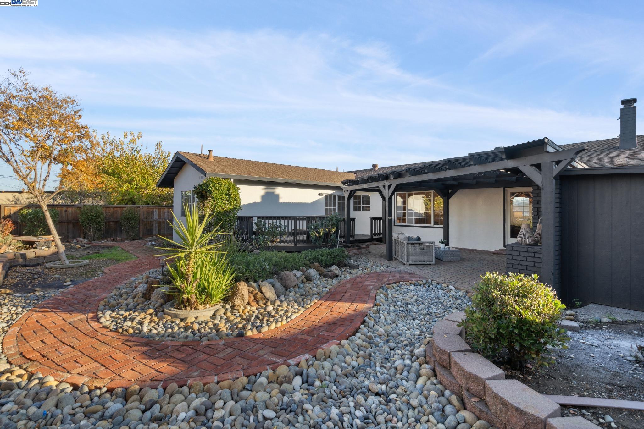 214 Paula Ct, Martinez, California 94553, 4 Bedrooms Bedrooms, 10 Rooms Rooms,3 BathroomsBathrooms,Residential,For Sale,214 Paula Ct,41079143