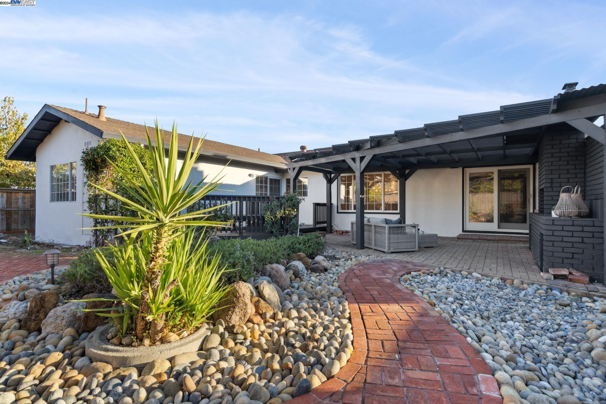 214 Paula Ct, Martinez, California 94553, 4 Bedrooms Bedrooms, 10 Rooms Rooms,3 BathroomsBathrooms,Residential,For Sale,214 Paula Ct,41079143