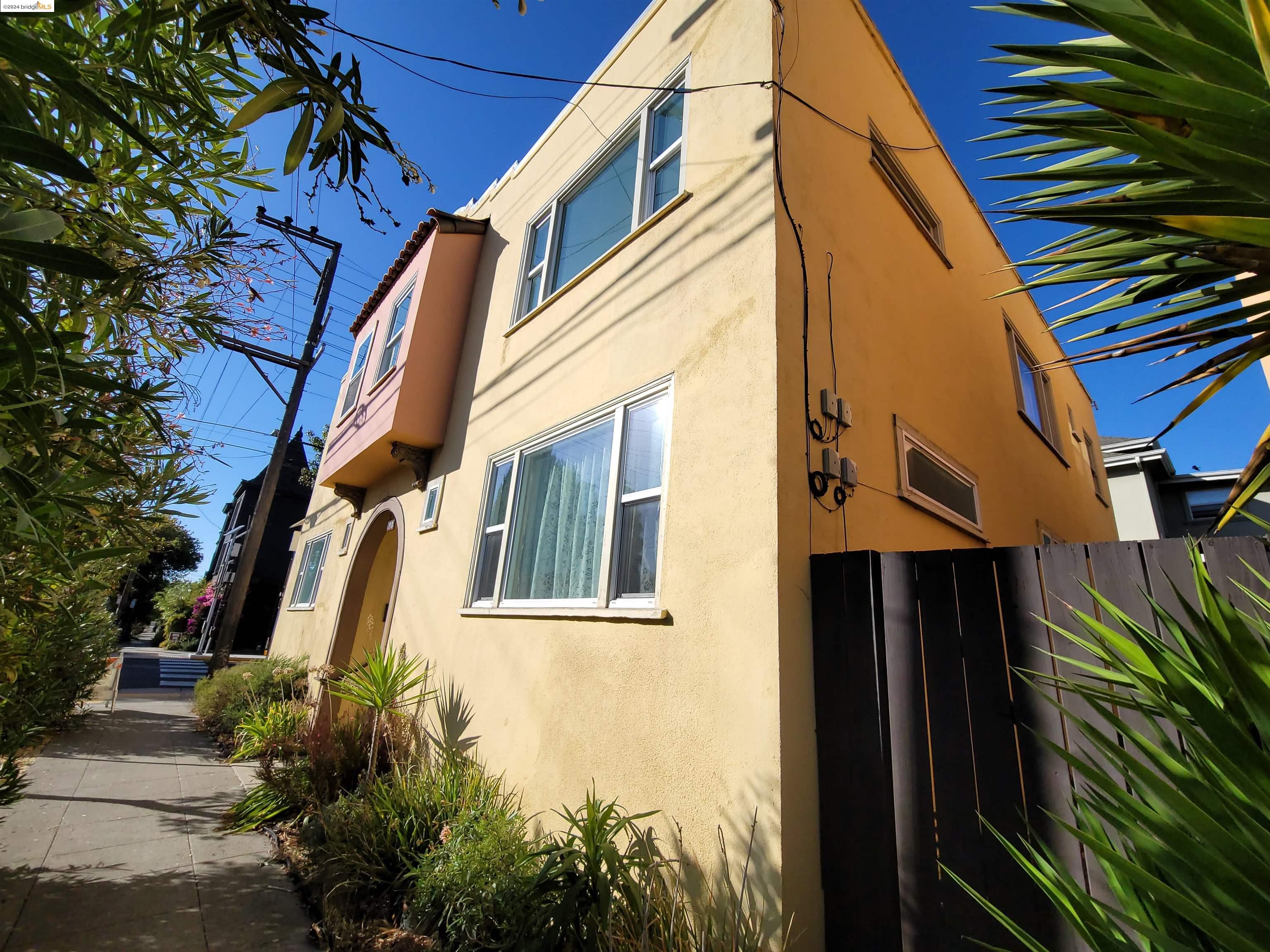 Browse active condo listings in 1901 PARKER STREET