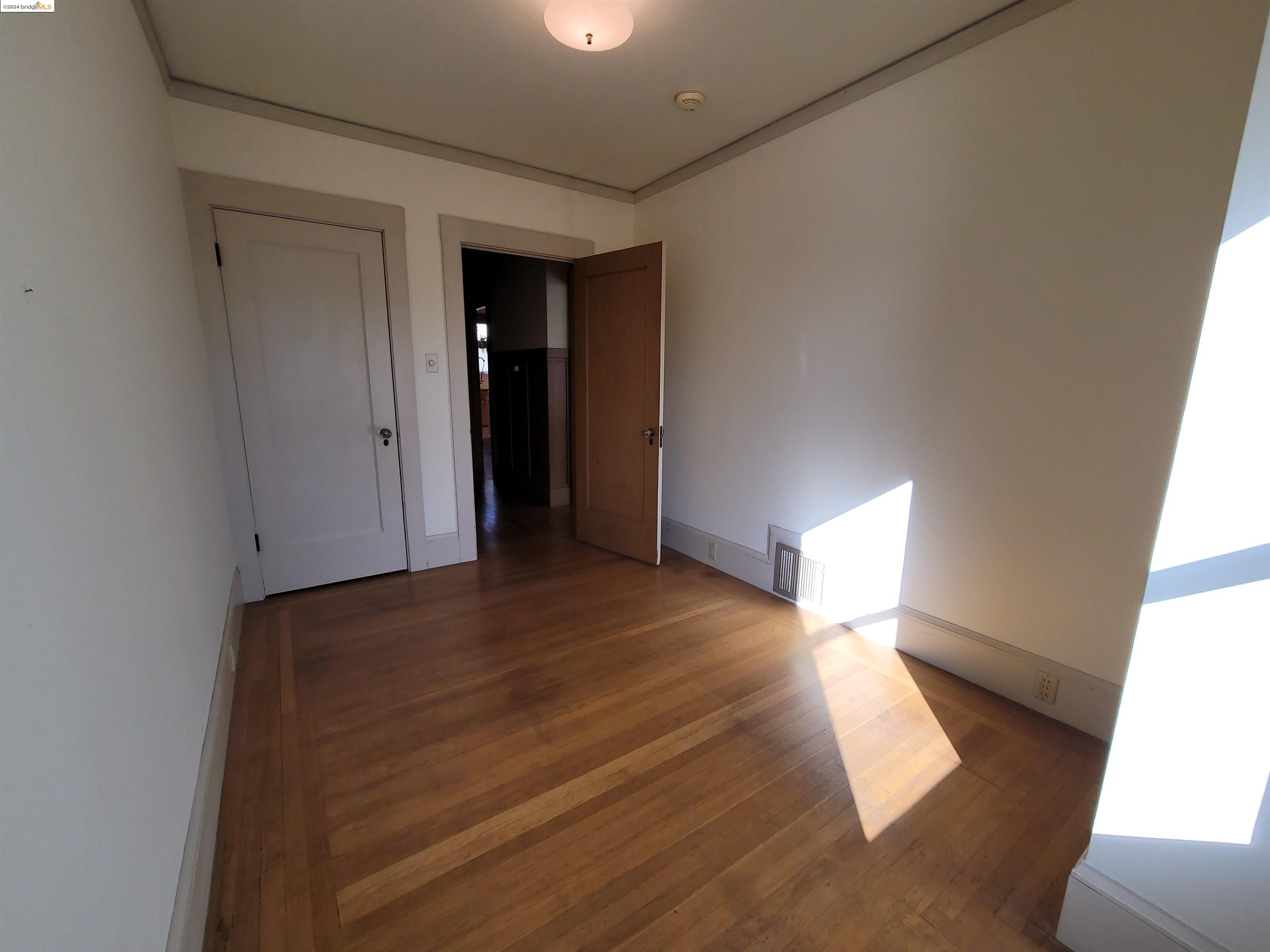 Detail Gallery Image 15 of 27 For 1901 Parker St #3,  Berkeley,  CA 94704 - 2 Beds | 1 Baths