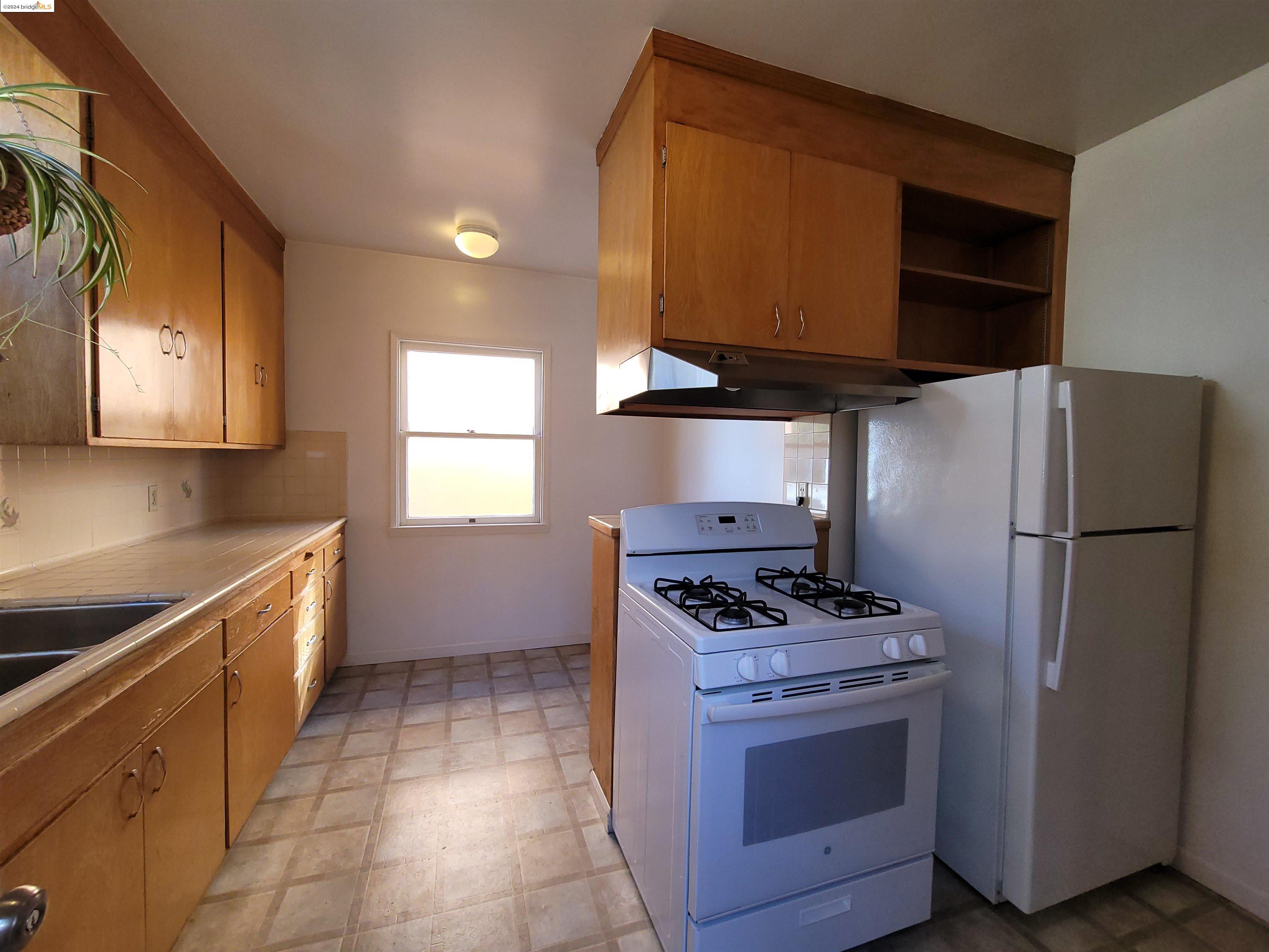 Detail Gallery Image 16 of 27 For 1901 Parker St #3,  Berkeley,  CA 94704 - 2 Beds | 1 Baths