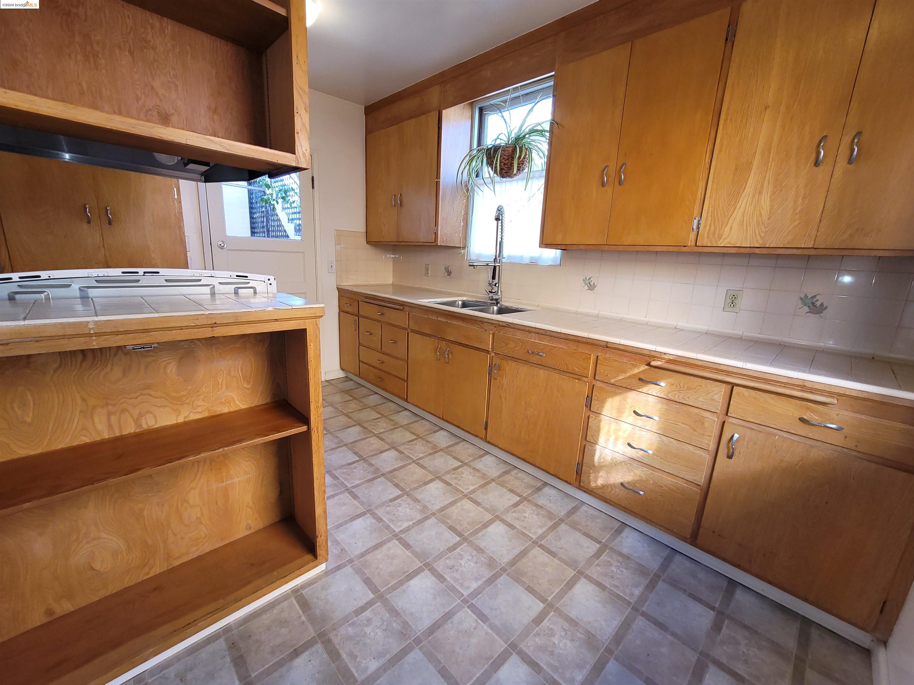 Detail Gallery Image 20 of 27 For 1901 Parker St #3,  Berkeley,  CA 94704 - 2 Beds | 1 Baths