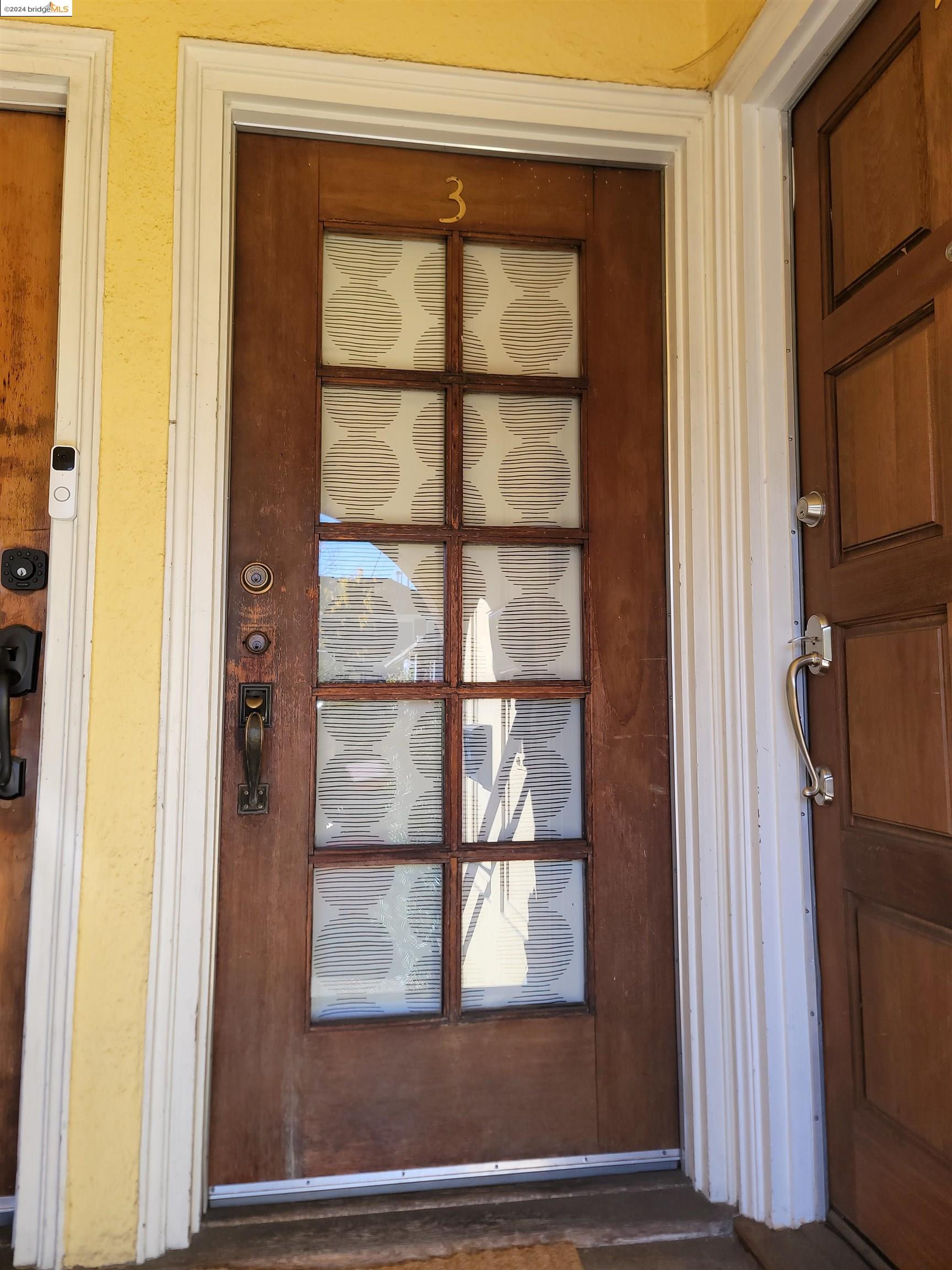 Detail Gallery Image 3 of 27 For 1901 Parker St #3,  Berkeley,  CA 94704 - 2 Beds | 1 Baths