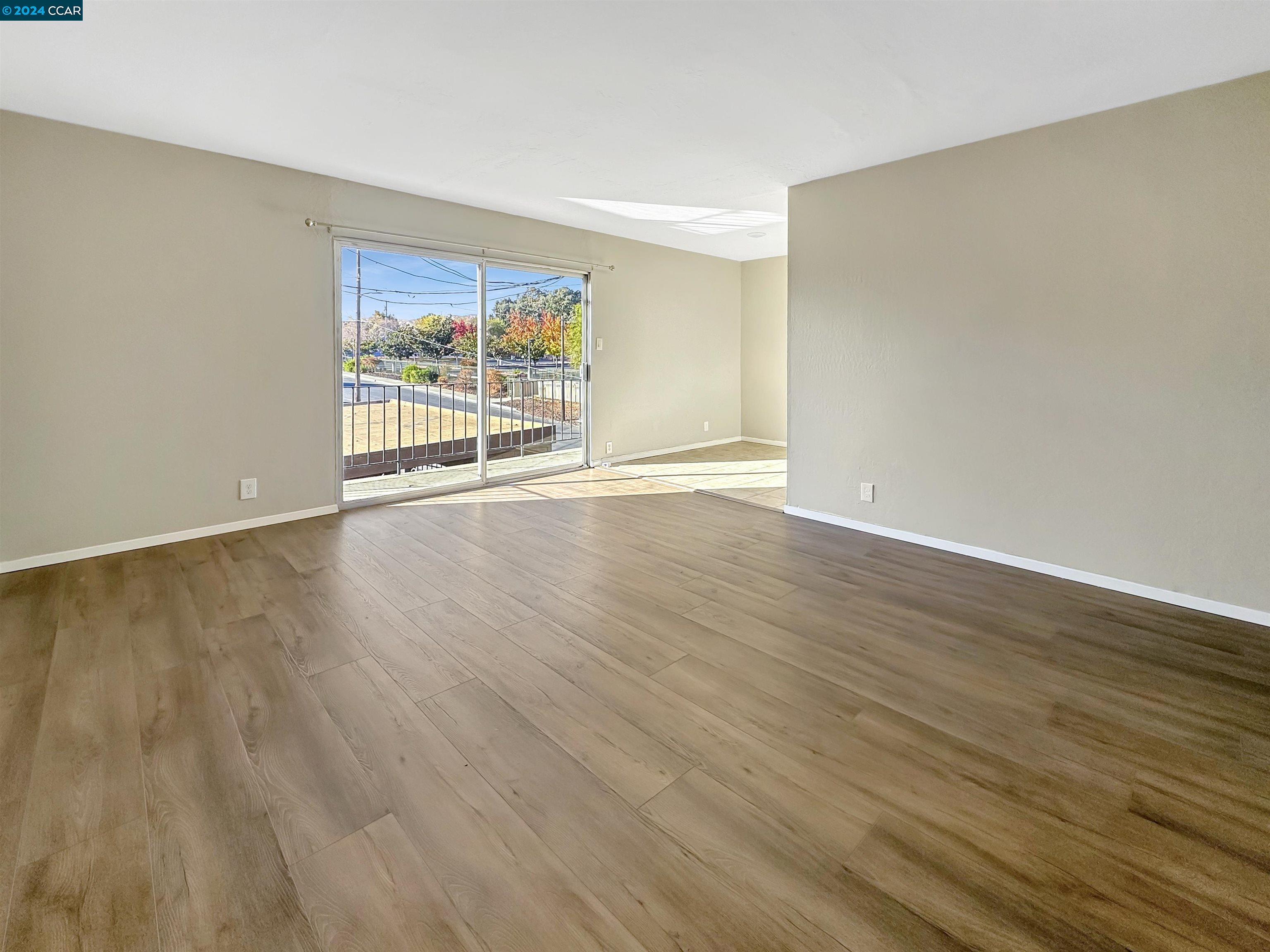 Detail Gallery Image 7 of 7 For 407 E Santa Fe Ave, Pittsburg,  CA 94565 - 2 Beds | 1 Baths