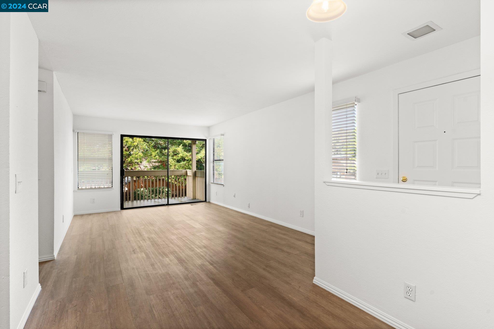Photo #2: 41079186 Listing 