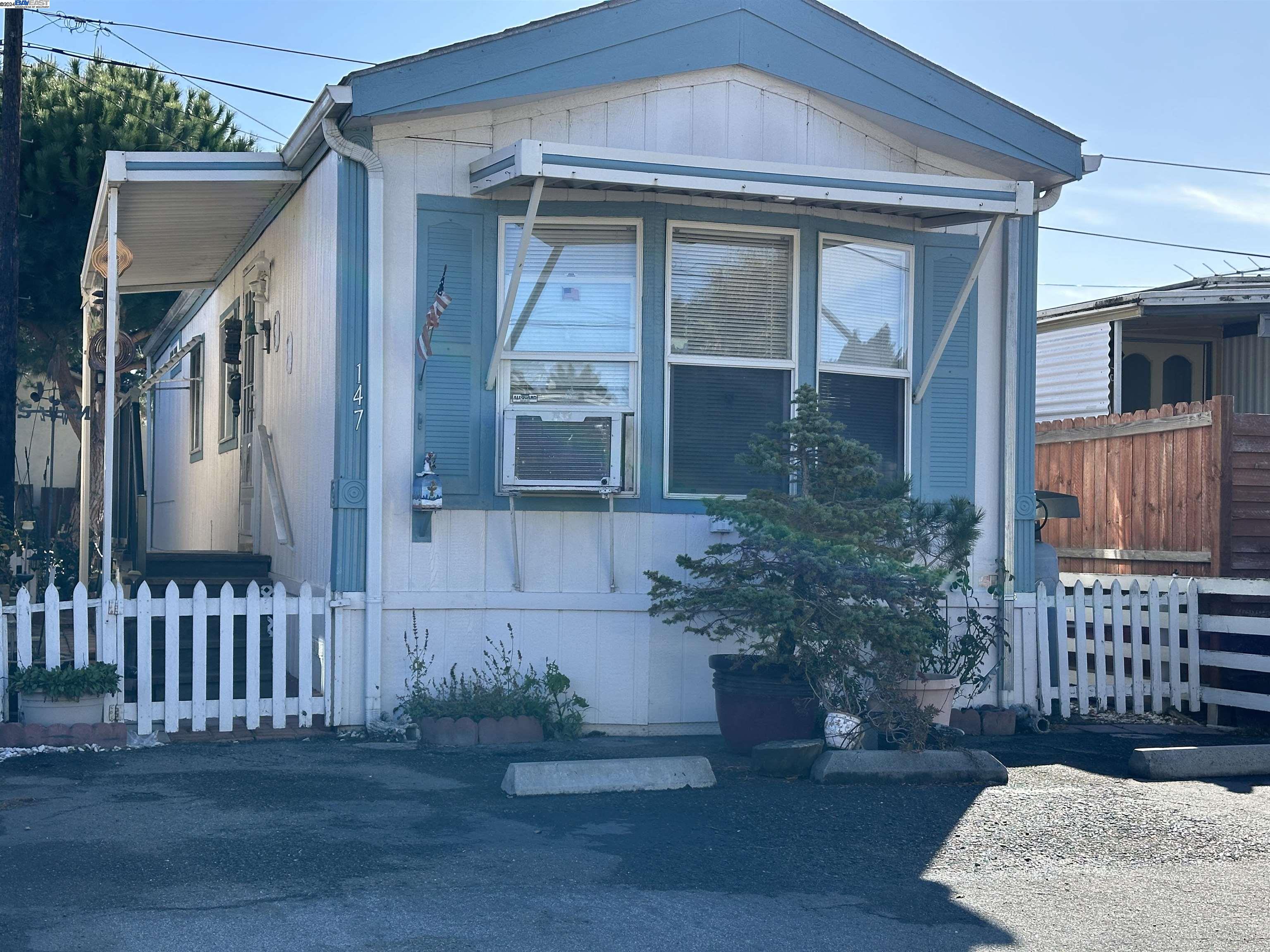 Detail Gallery Image 1 of 1 For 2399 E 14th St #147,  San Leandro,  CA 94577 - 2 Beds | 1 Baths