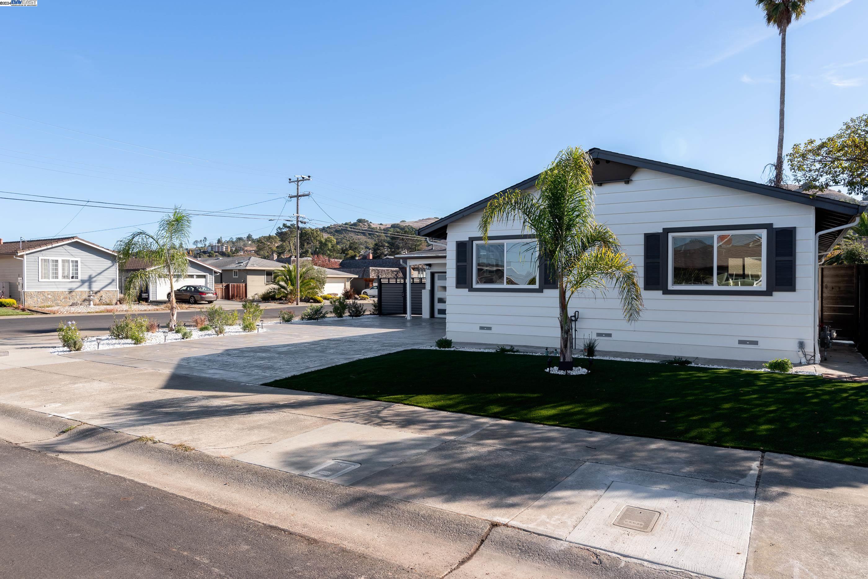 Detail Gallery Image 38 of 58 For 45 Ebbtide Psge, Corte Madera,  CA 94925 - 4 Beds | 2 Baths