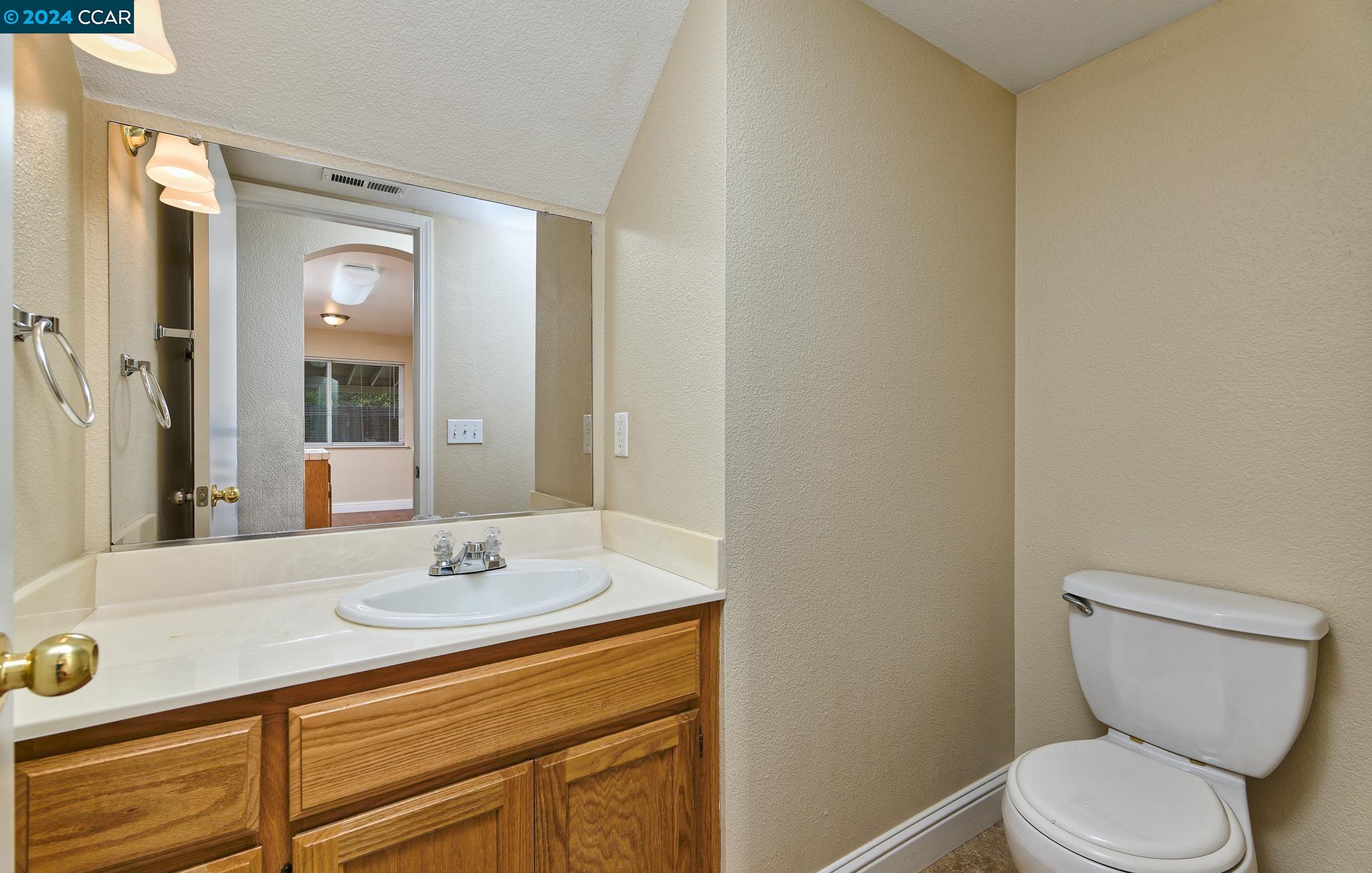 Detail Gallery Image 6 of 24 For 7721 Dixie Lou St, Sacramento,  CA 95832 - 4 Beds | 2/1 Baths