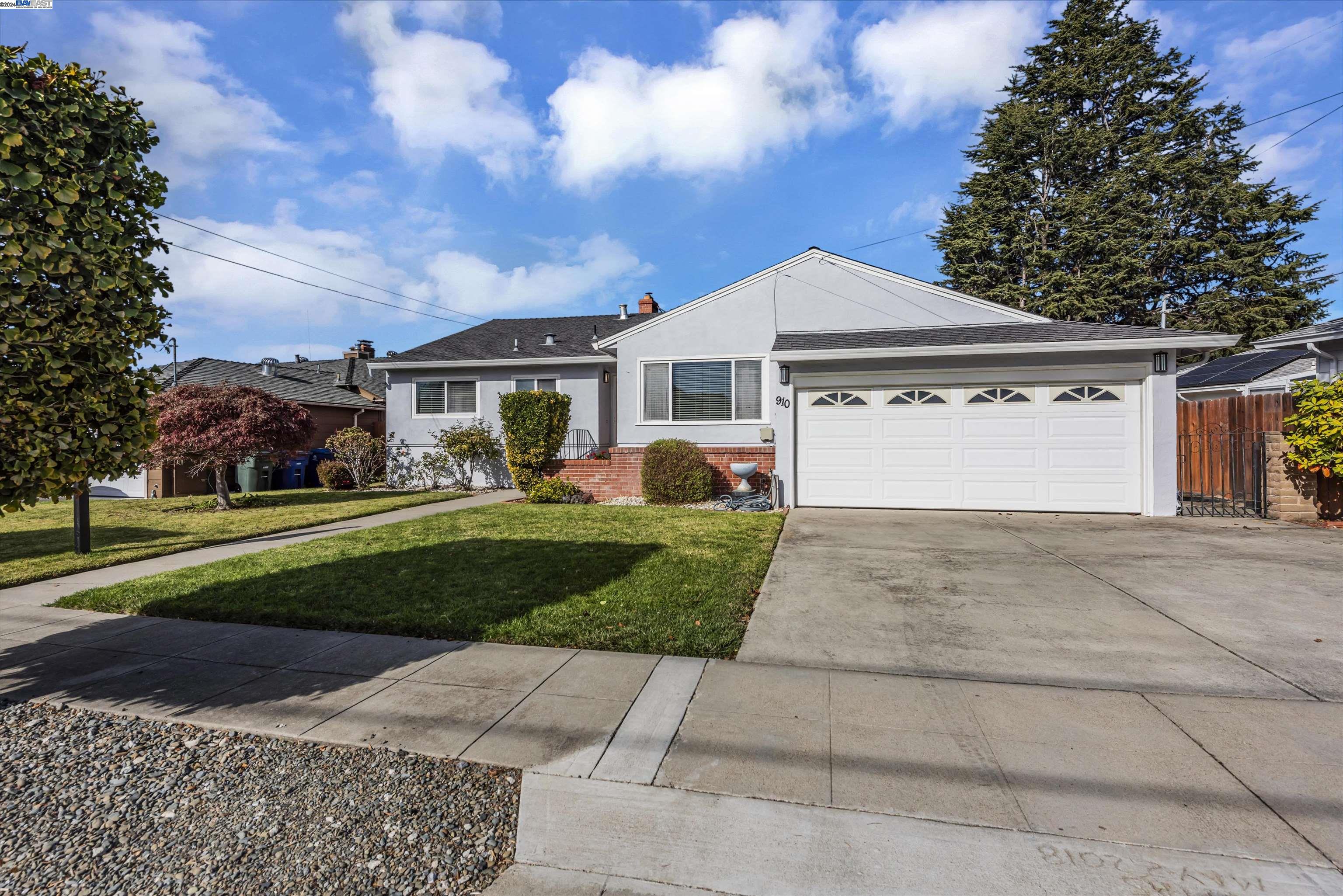 Detail Gallery Image 1 of 1 For 910 Emerald Ave, San Leandro,  CA 94577 - 3 Beds | 2 Baths