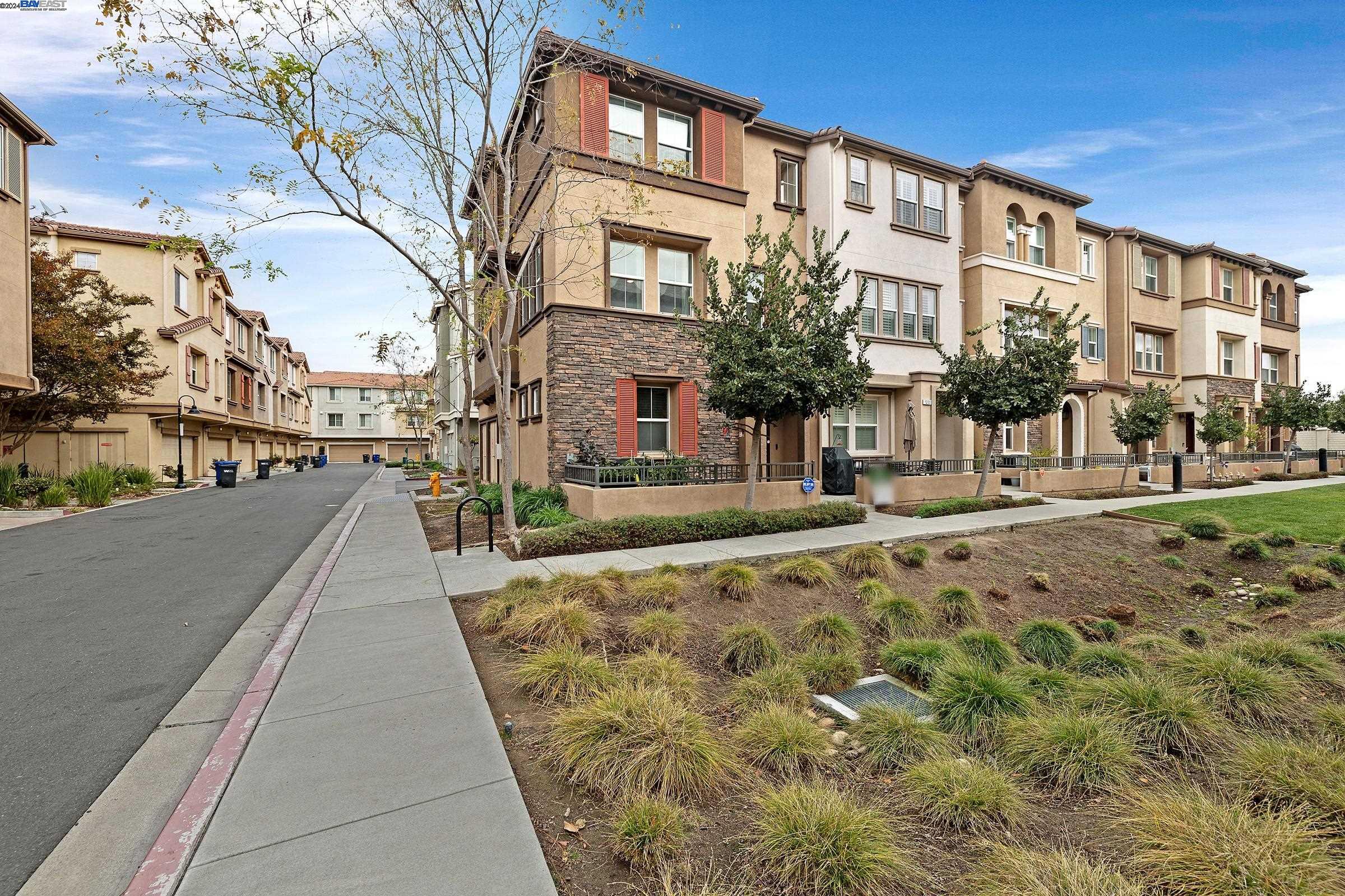 Detail Gallery Image 1 of 1 For 1231 George Cir, Hayward,  CA 94541 - 4 Beds | 3/1 Baths