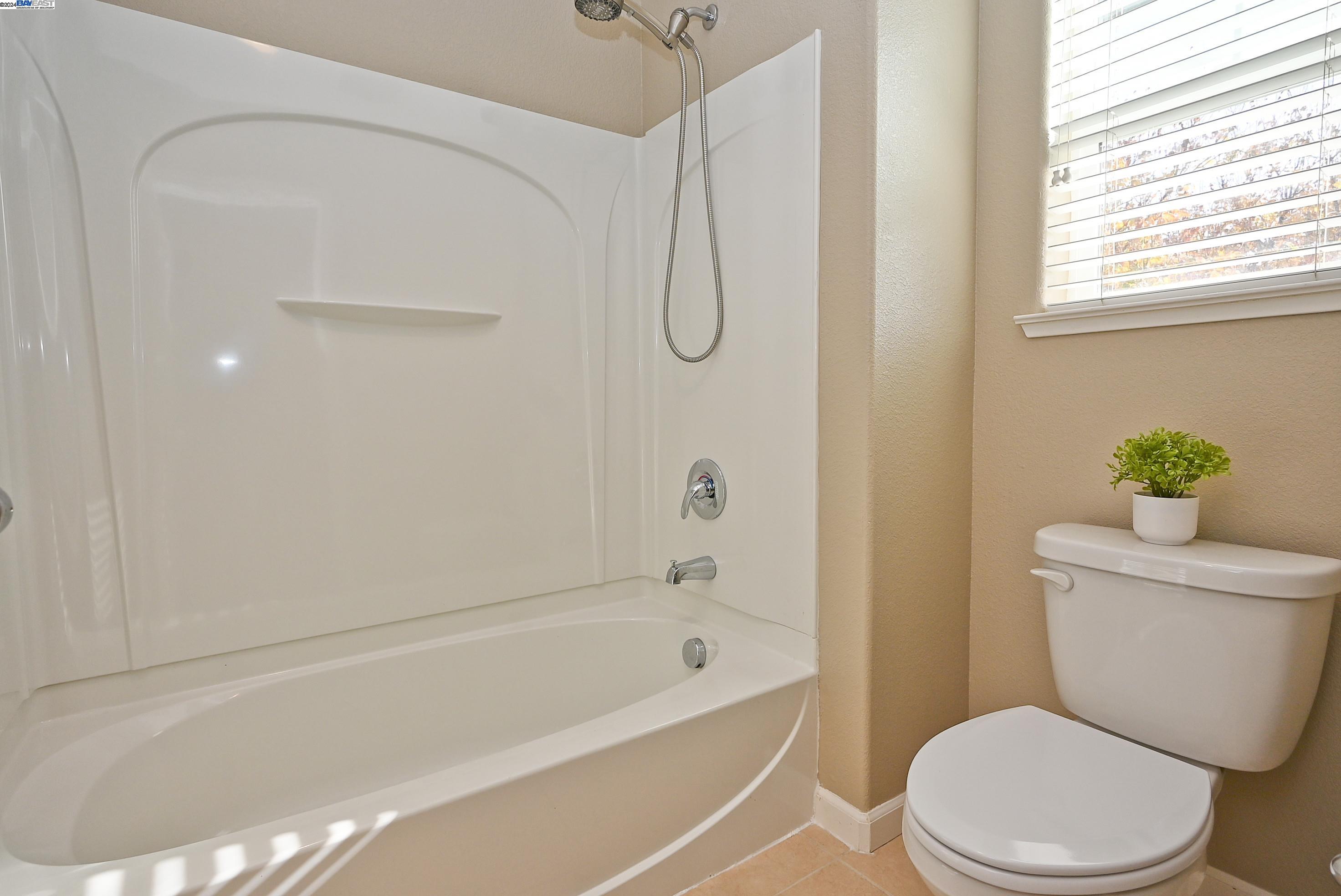 Detail Gallery Image 24 of 44 For 1350 Eisenhower Way, Brentwood,  CA 94513 - 3 Beds | 2/1 Baths