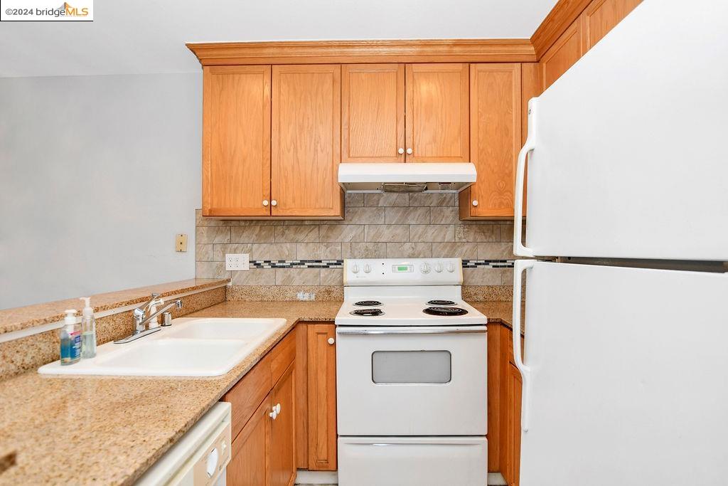 Detail Gallery Image 7 of 18 For 1333 N Camino Alto #318,  Vallejo,  CA 94589 - 2 Beds | 2 Baths