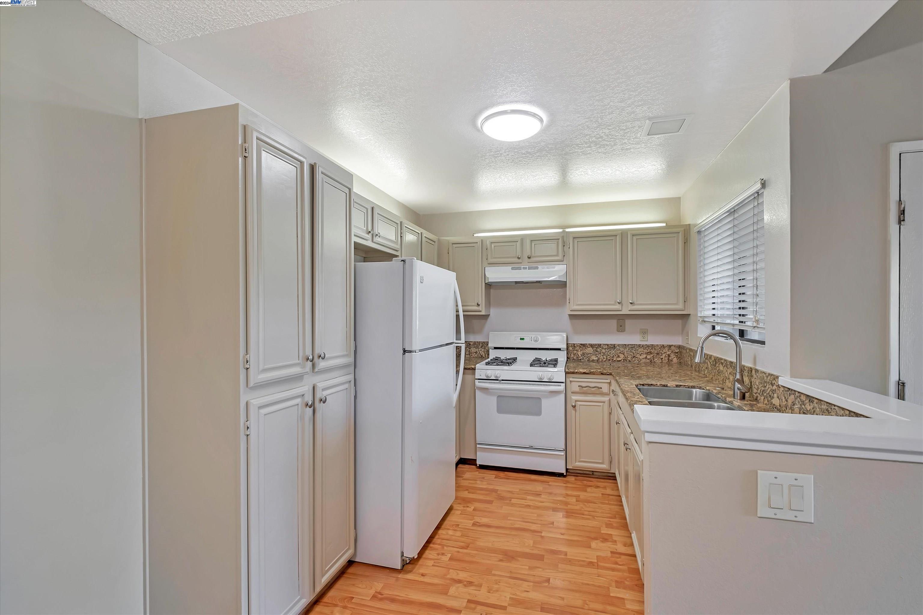Photo #6: 41079372 Listing 