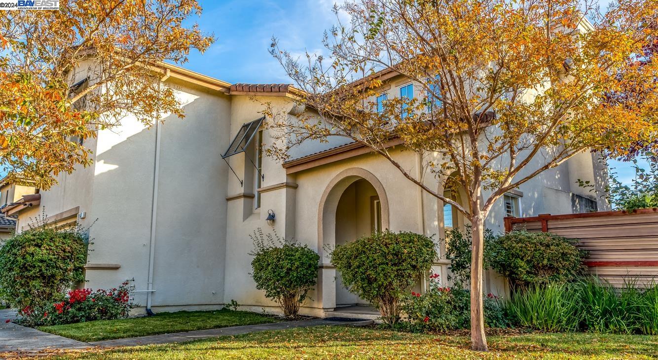 Detail Gallery Image 1 of 1 For 87 Castellina Cir, American Canyon,  CA 94503 - 3 Beds | 2/1 Baths