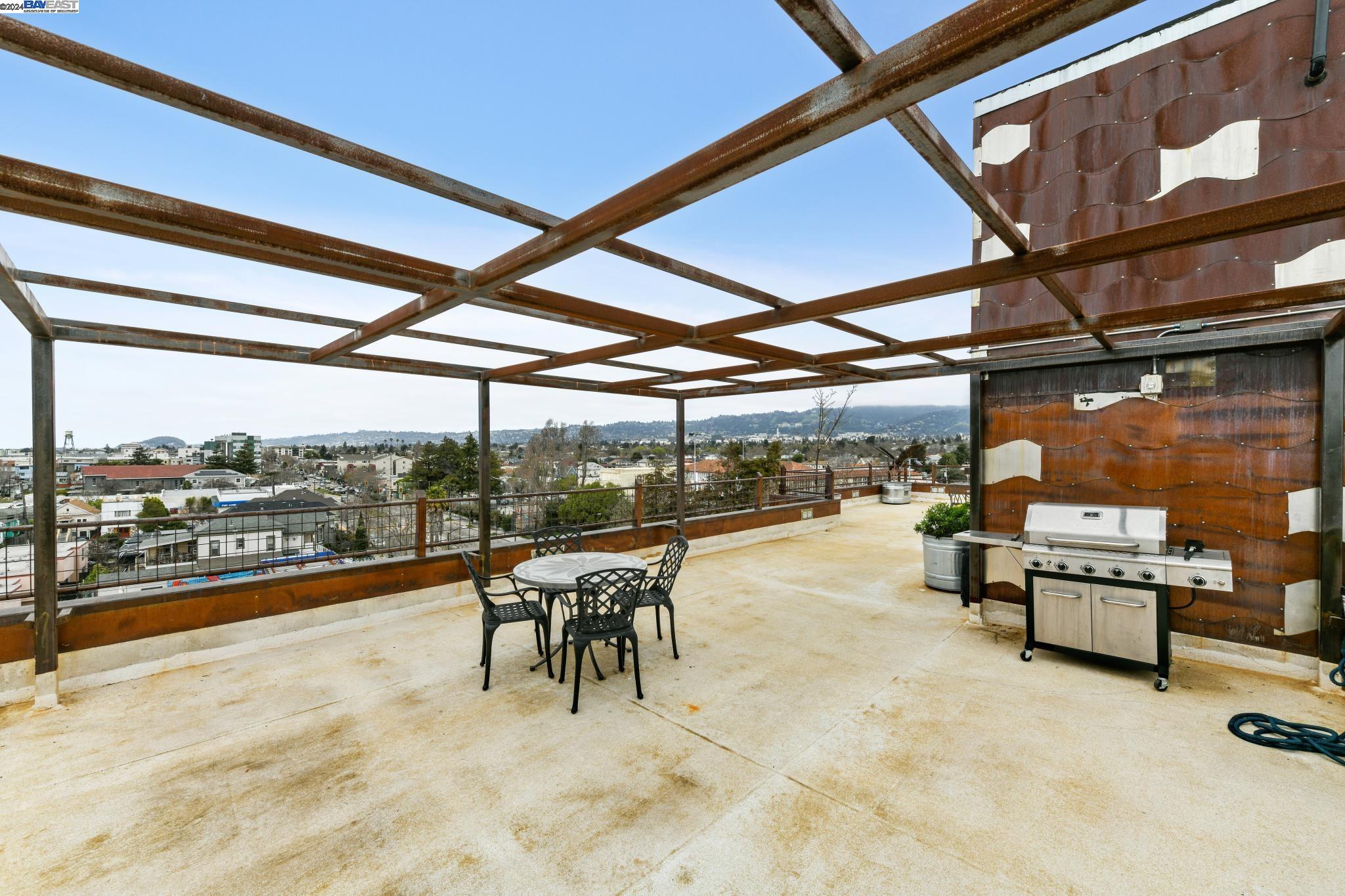 Detail Gallery Image 4 of 45 For 6105 San Pablo Avenue #102,  Oakland,  CA 94608 - 0 Beds | 1/1 Baths