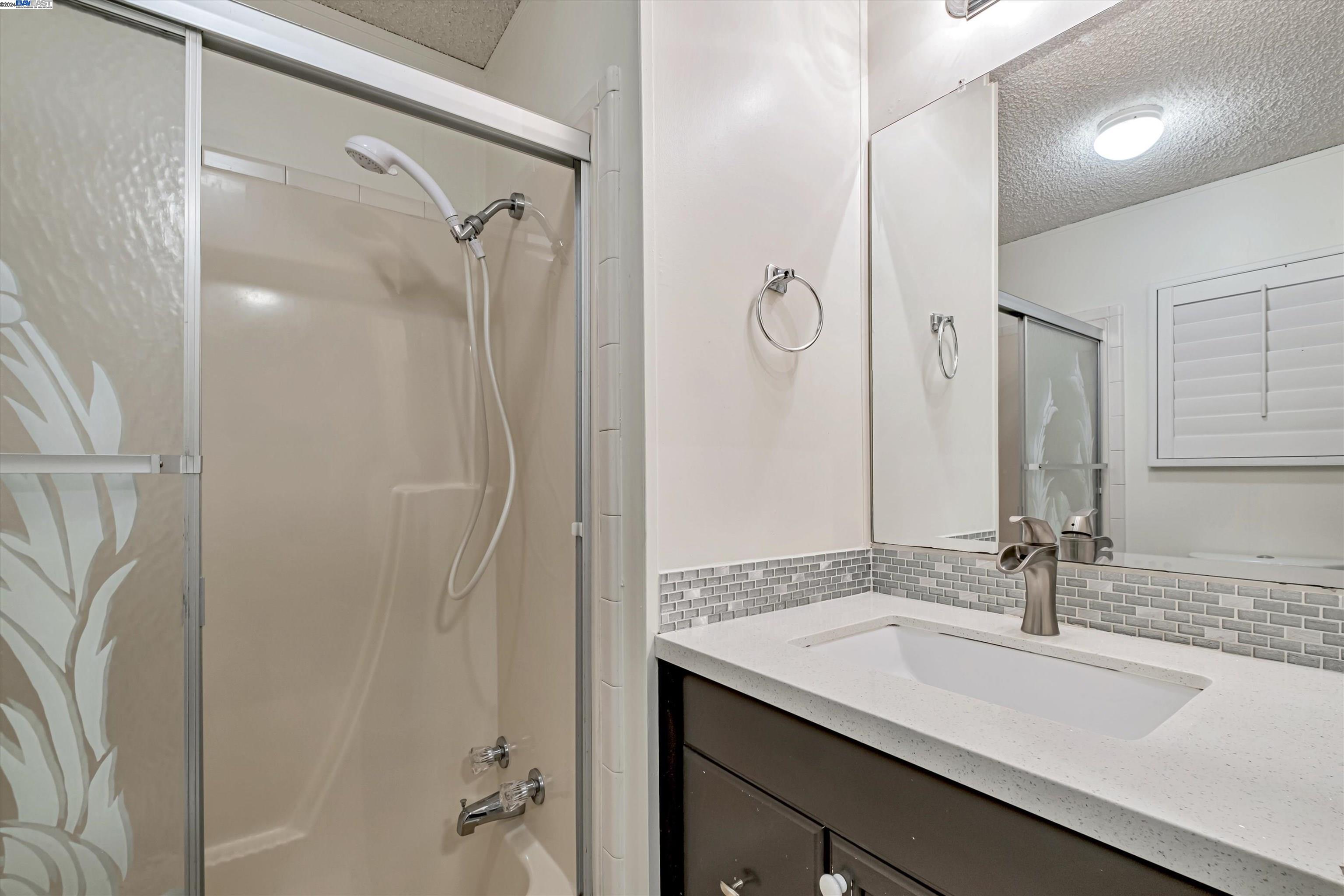 Detail Gallery Image 27 of 35 For 2268 Bridwell Way, Hayward,  CA 94545 - 2 Beds | 2 Baths