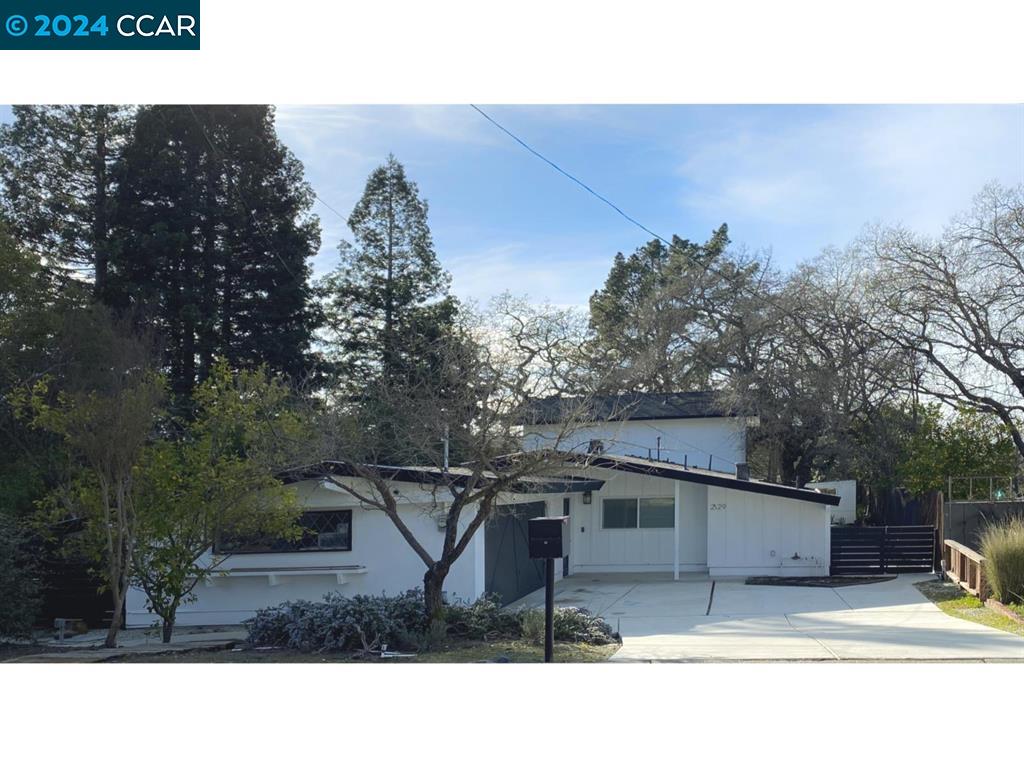 Detail Gallery Image 1 of 1 For 2129 Magnolia Way, Walnut Creek,  CA 94595 - 3 Beds | 3/1 Baths