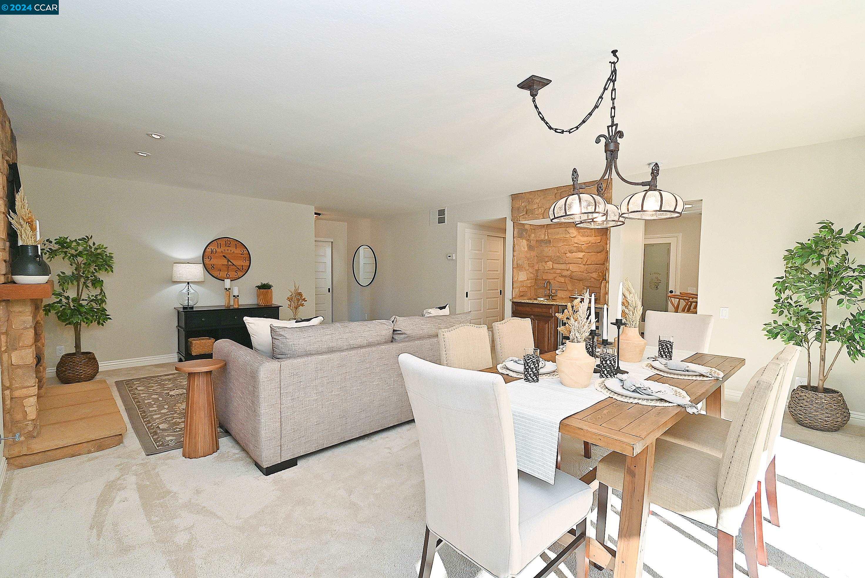 Photo #2: 41079429 Listing 