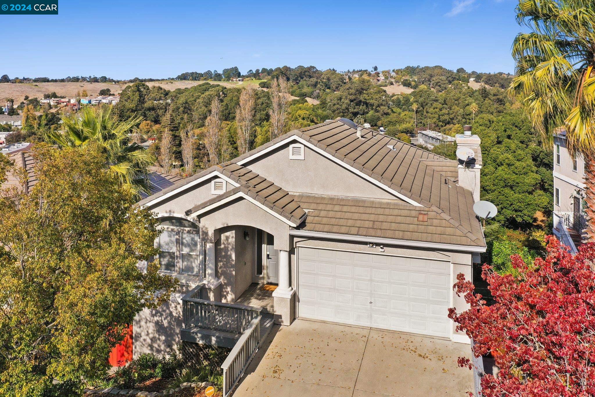 Detail Gallery Image 1 of 1 For 888 Ridgedale Ct, El Sobrante,  CA 94803 - 4 Beds | 3 Baths