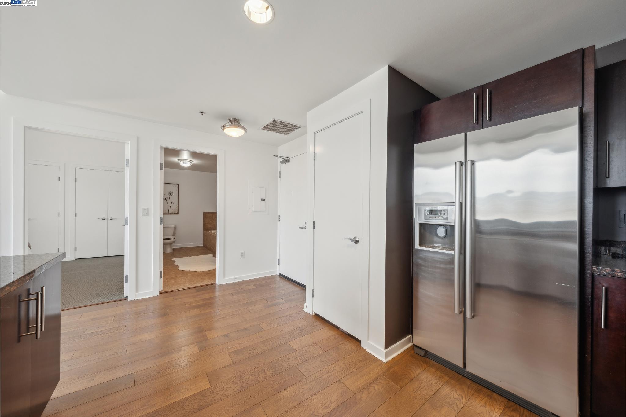 Detail Gallery Image 6 of 52 For 222 Broadway #1212,  Oakland,  CA 94607 - 1 Beds | 1 Baths