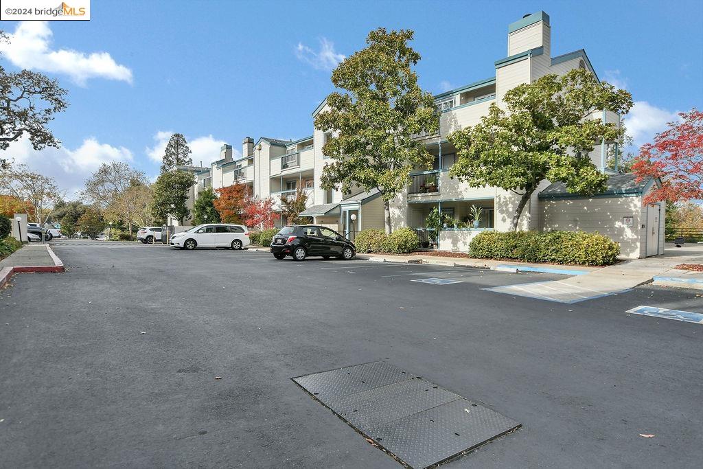 Detail Gallery Image 27 of 31 For 1430 Bel Air Drive #206,  Concord,  CA 94521-2889 - 2 Beds | 2 Baths