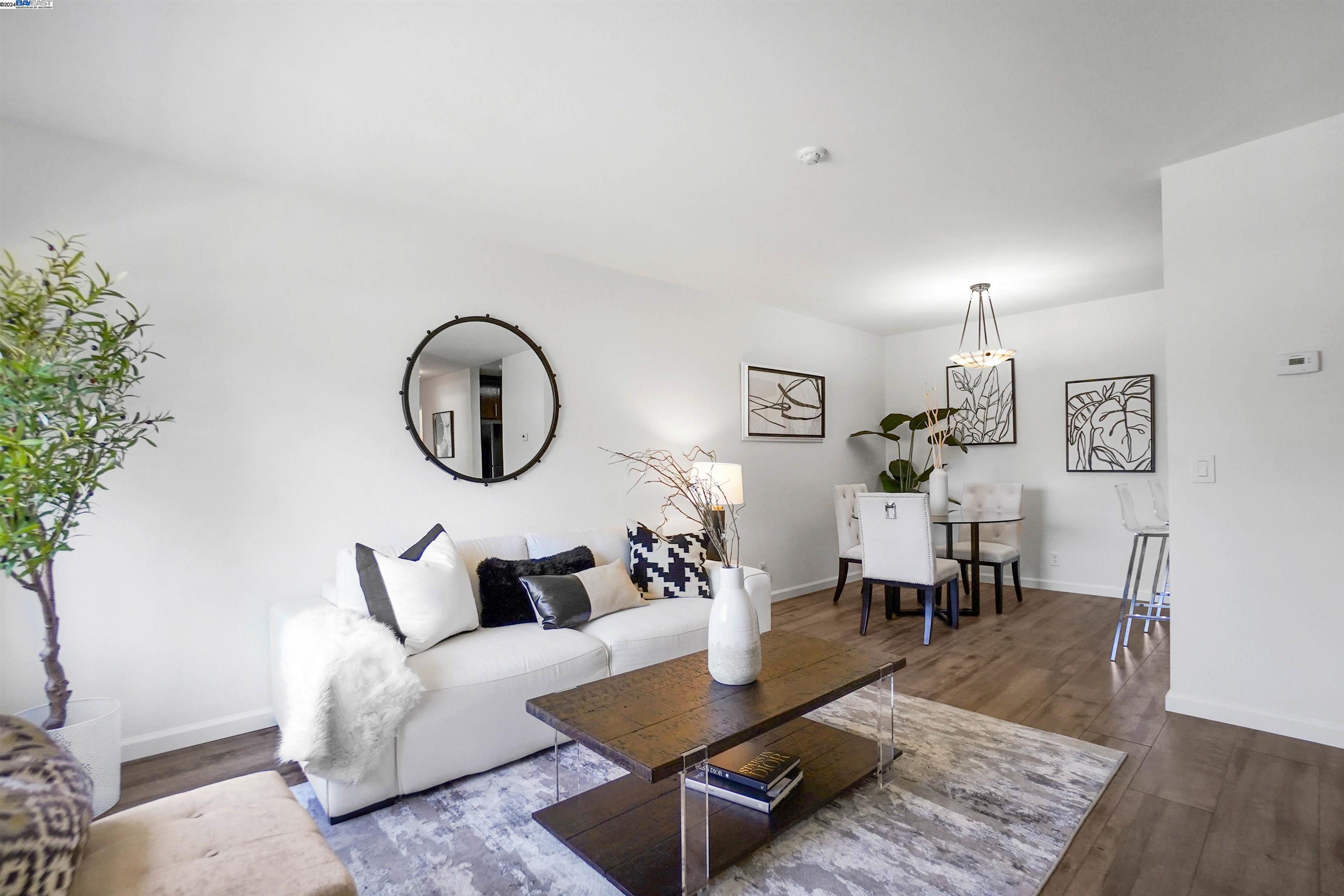 Photo #2: 41079477 Listing 