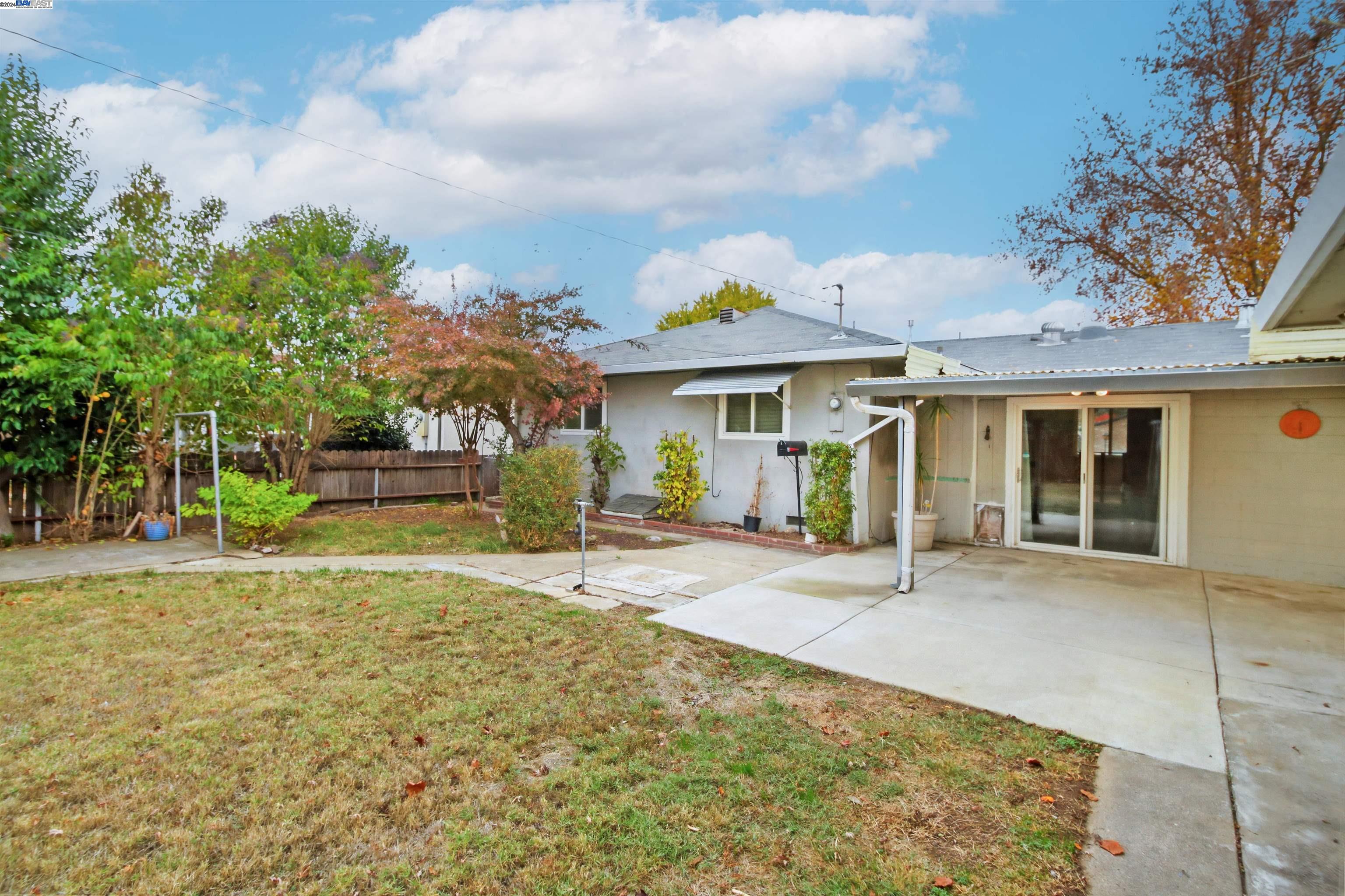 Detail Gallery Image 28 of 37 For 512 York Street, Lodi,  CA 95240 - 3 Beds | 2 Baths