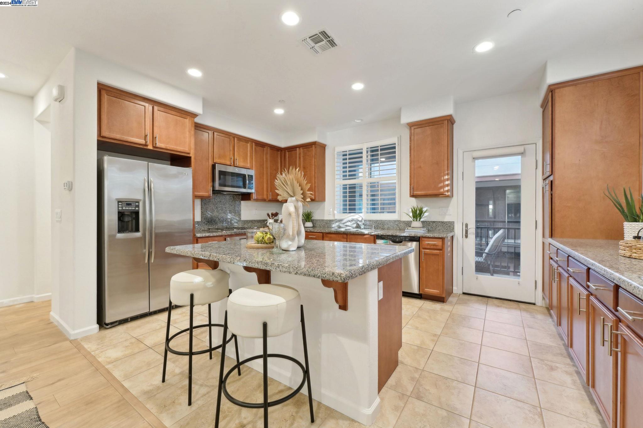 Detail Gallery Image 11 of 25 For 455 Ryan Terrace, San Ramon,  CA 94583 - 4 Beds | 3/1 Baths