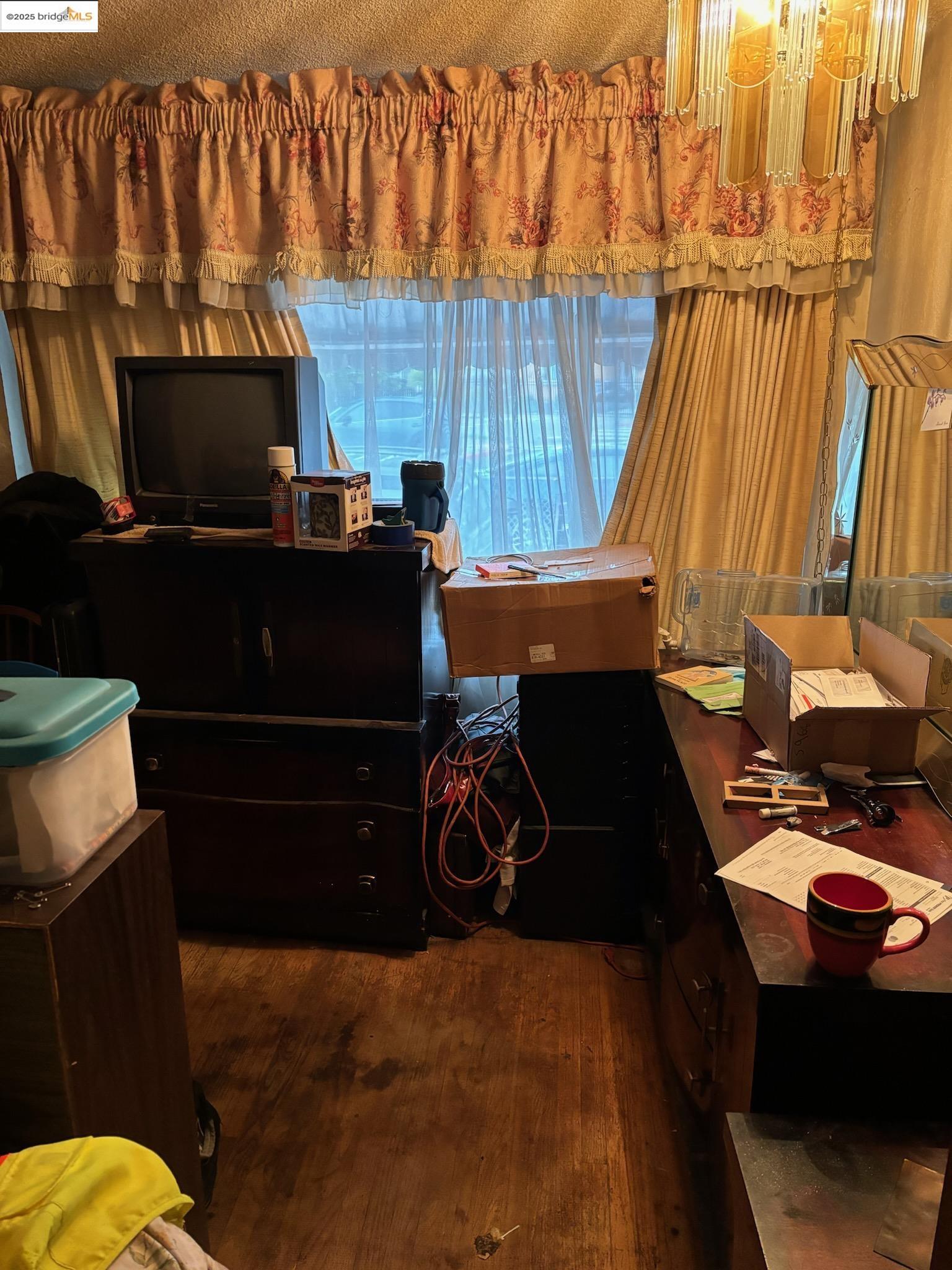 138 Eldridge Avenue, Oakland, California 94603, 3 Bedrooms Bedrooms, 6 Rooms Rooms,1 BathroomBathrooms,Residential,For Sale,138 Eldridge Avenue,41079615