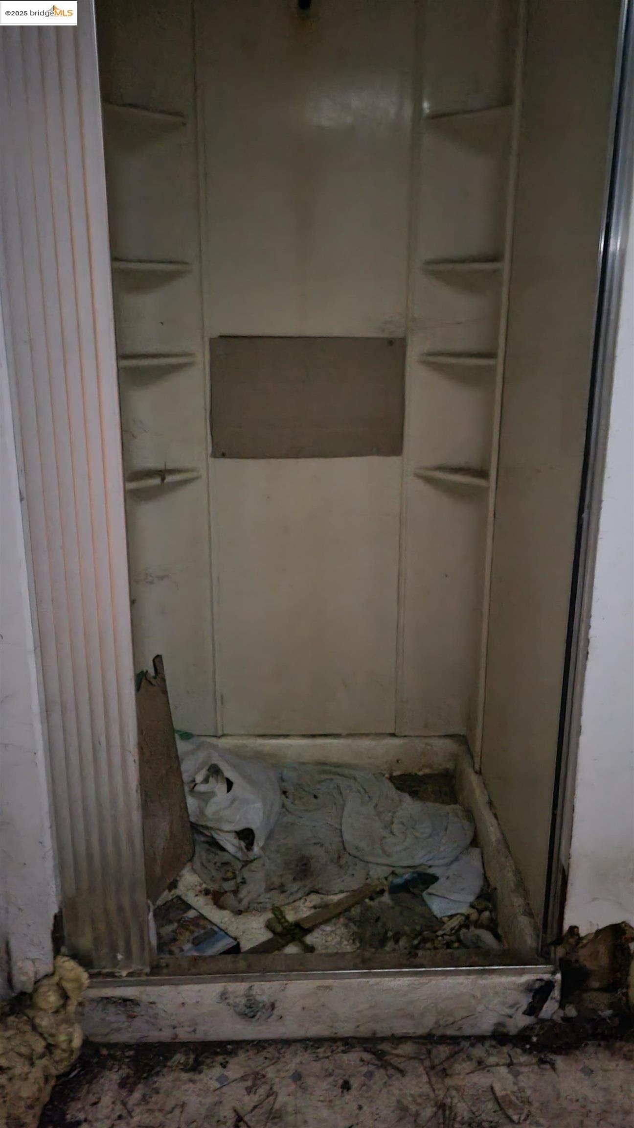 138 Eldridge Avenue, Oakland, California 94603, 3 Bedrooms Bedrooms, 6 Rooms Rooms,1 BathroomBathrooms,Residential,For Sale,138 Eldridge Avenue,41079615