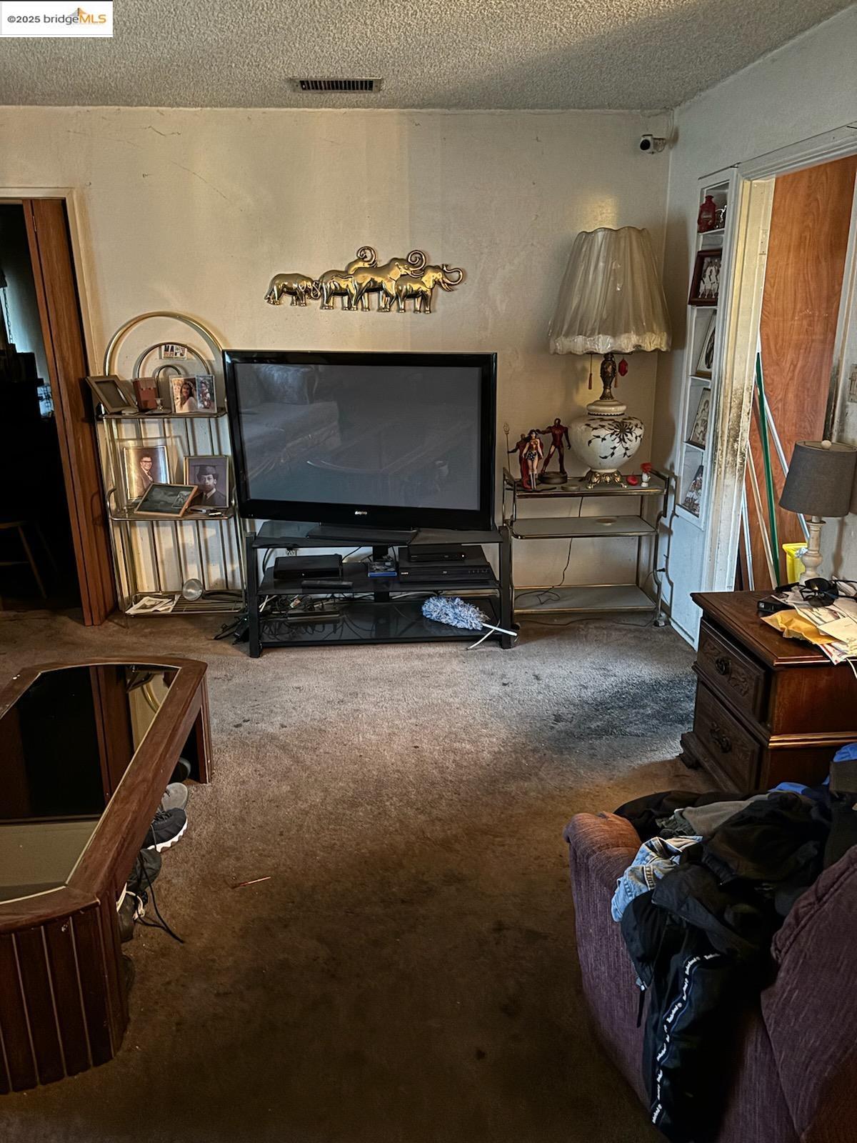 138 Eldridge Avenue, Oakland, California 94603, 3 Bedrooms Bedrooms, 6 Rooms Rooms,1 BathroomBathrooms,Residential,For Sale,138 Eldridge Avenue,41079615