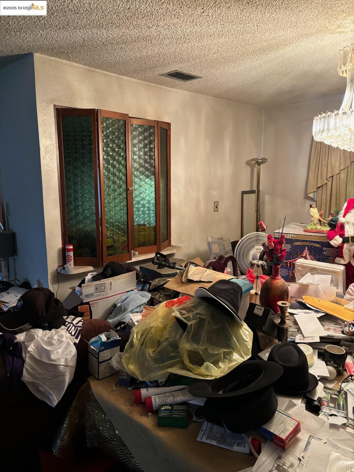 138 Eldridge Avenue, Oakland, California 94603, 3 Bedrooms Bedrooms, 6 Rooms Rooms,1 BathroomBathrooms,Residential,For Sale,138 Eldridge Avenue,41079615