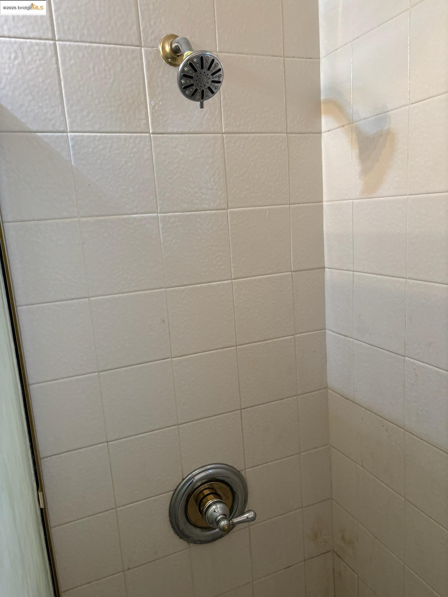 138 Eldridge Avenue, Oakland, California 94603, 3 Bedrooms Bedrooms, 6 Rooms Rooms,1 BathroomBathrooms,Residential,For Sale,138 Eldridge Avenue,41079615