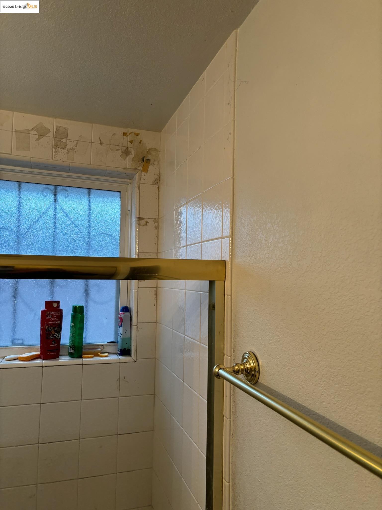 138 Eldridge Avenue, Oakland, California 94603, 3 Bedrooms Bedrooms, 6 Rooms Rooms,1 BathroomBathrooms,Residential,For Sale,138 Eldridge Avenue,41079615
