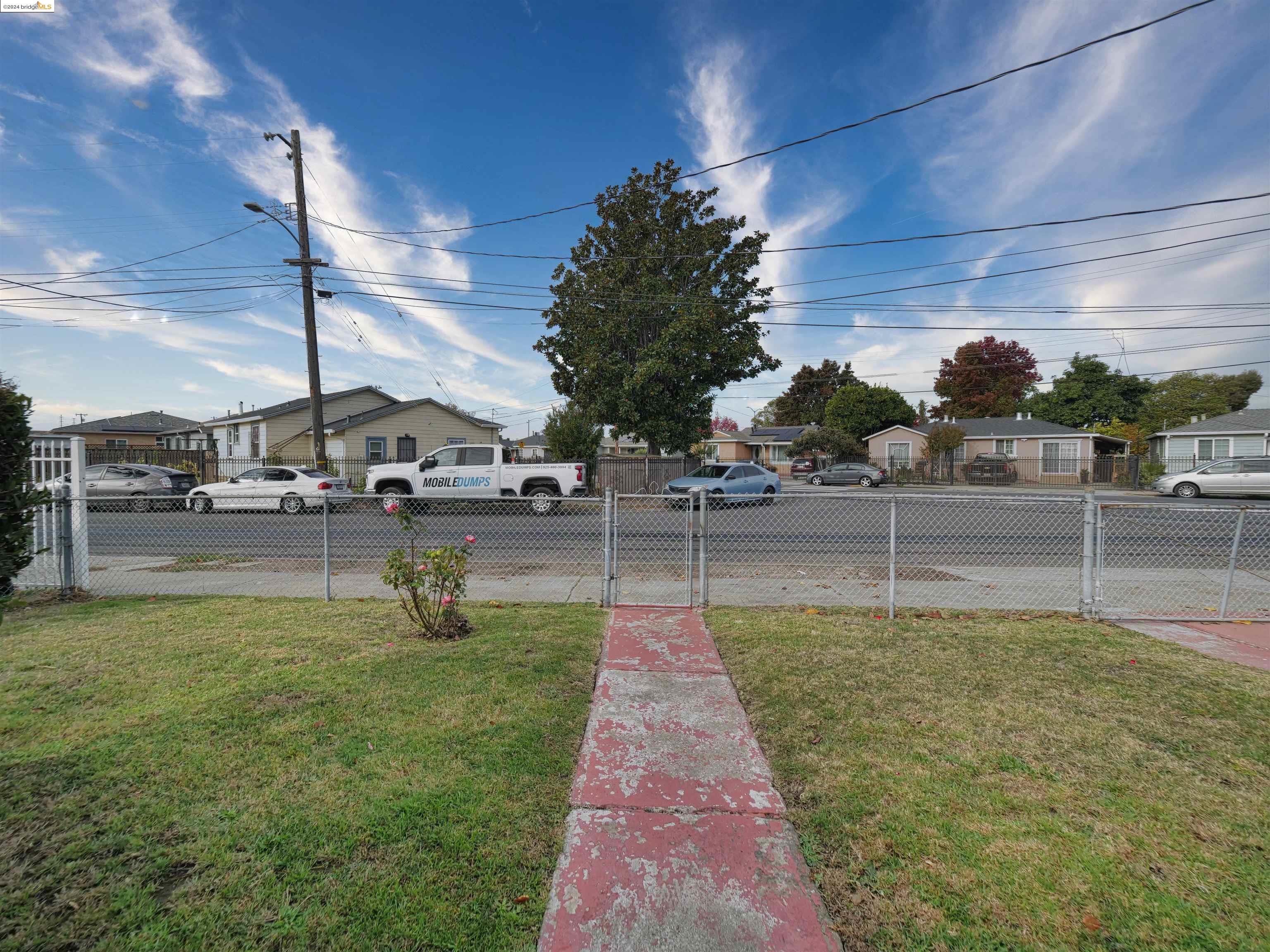 138 Eldridge Avenue, Oakland, California 94603, 3 Bedrooms Bedrooms, 6 Rooms Rooms,1 BathroomBathrooms,Residential,For Sale,138 Eldridge Avenue,41079615