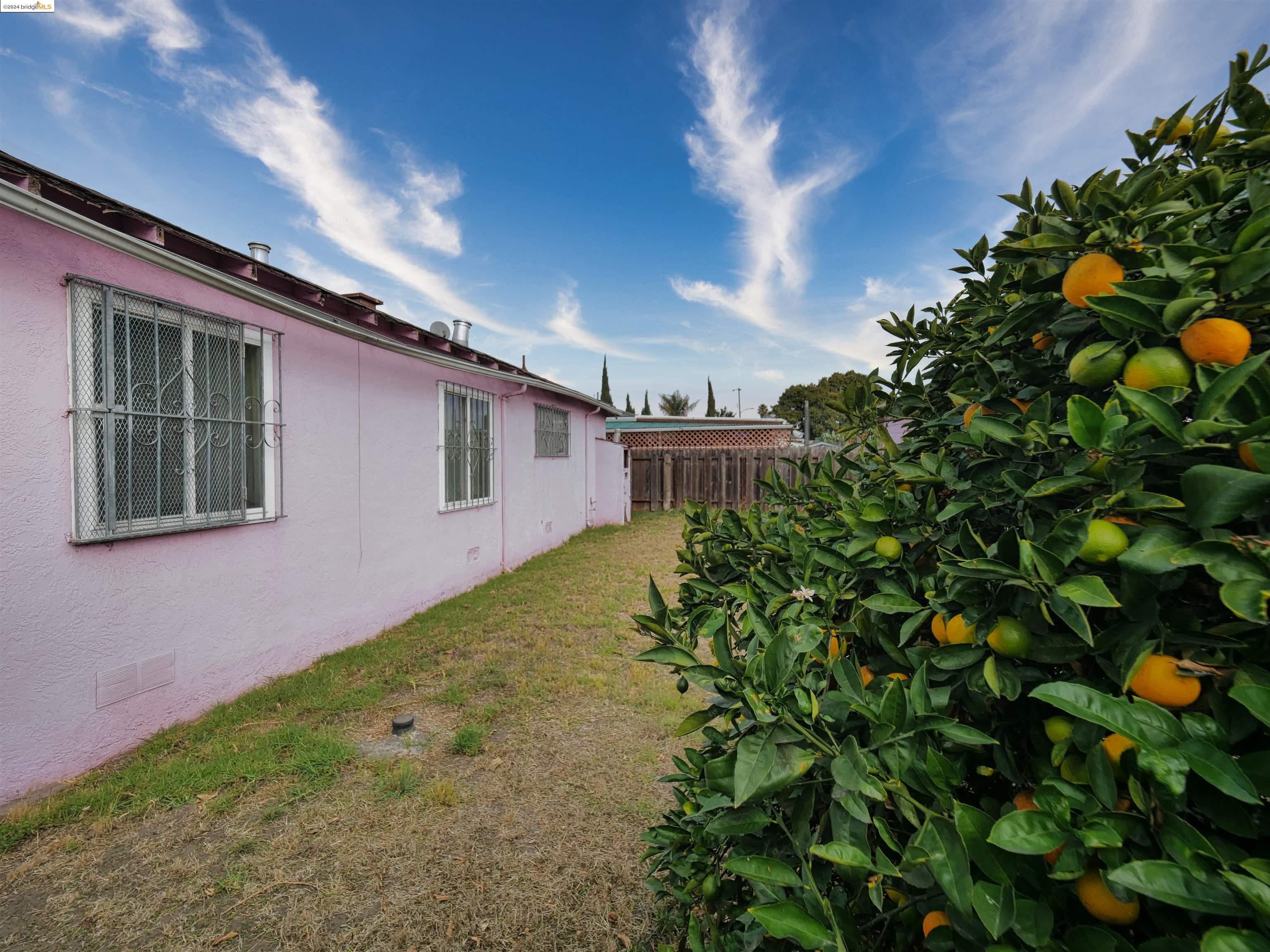 138 Eldridge Avenue, Oakland, California 94603, 3 Bedrooms Bedrooms, 6 Rooms Rooms,1 BathroomBathrooms,Residential,For Sale,138 Eldridge Avenue,41079615