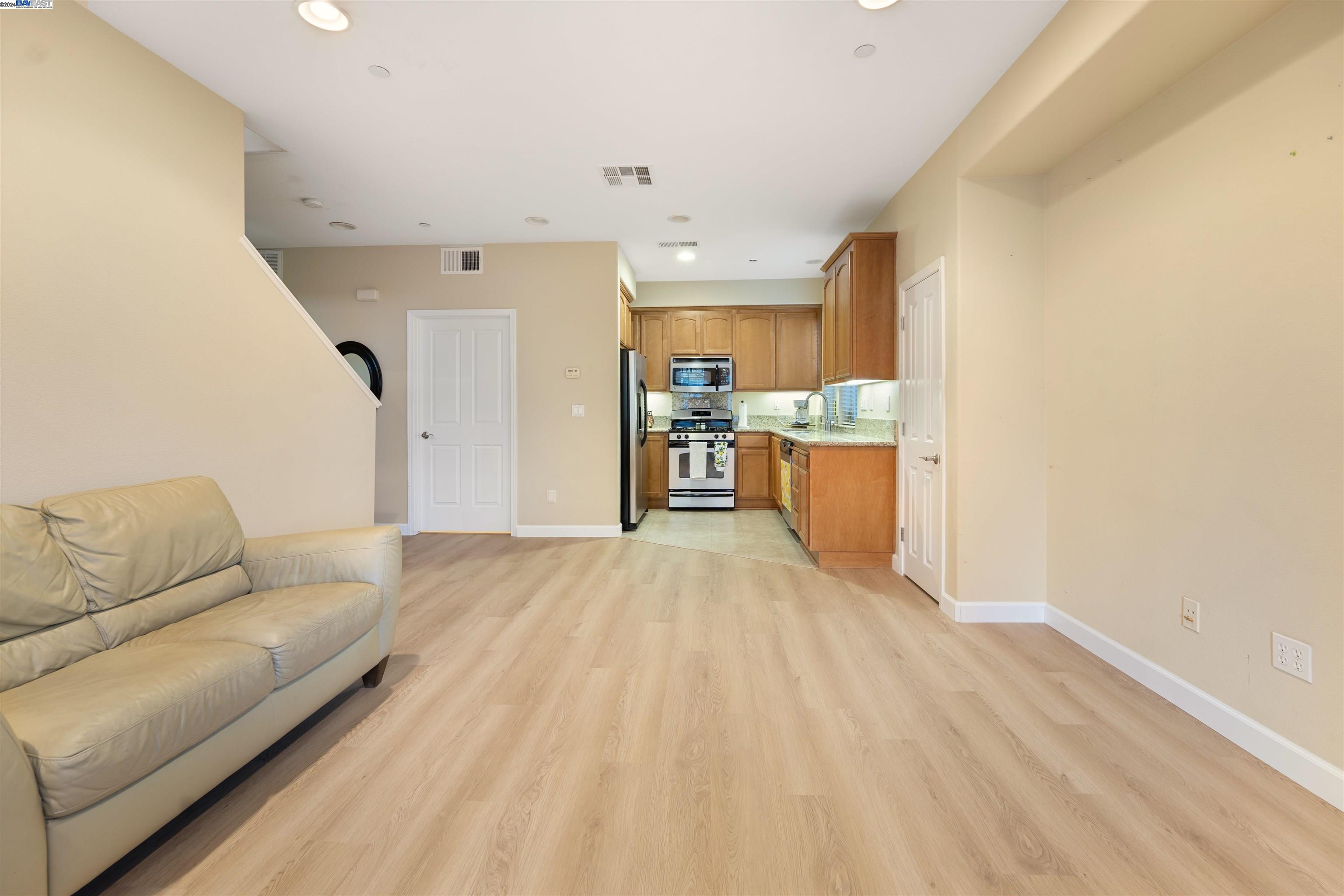 Photo #3: 41079637 Listing 