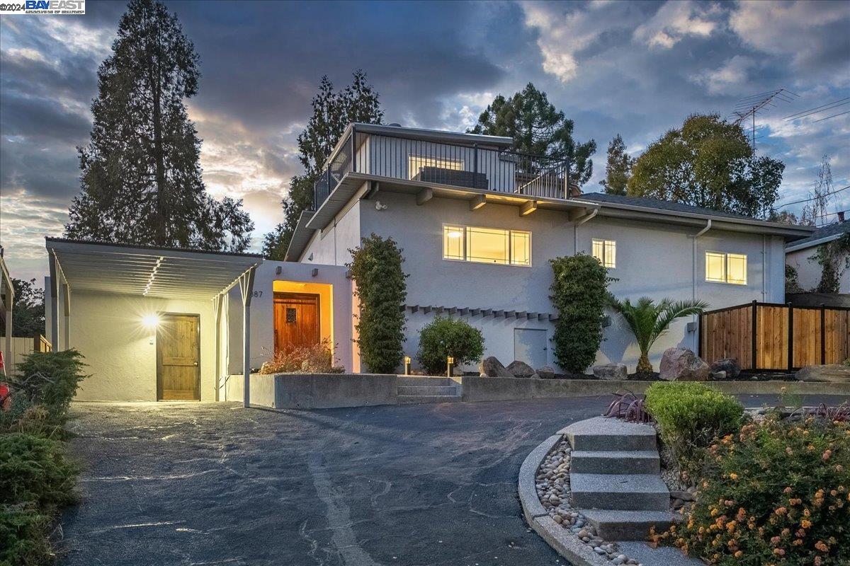 Detail Gallery Image 1 of 1 For 18887 Santa Maria Ave, Castro Valley,  CA 94546 - 5 Beds | 3 Baths