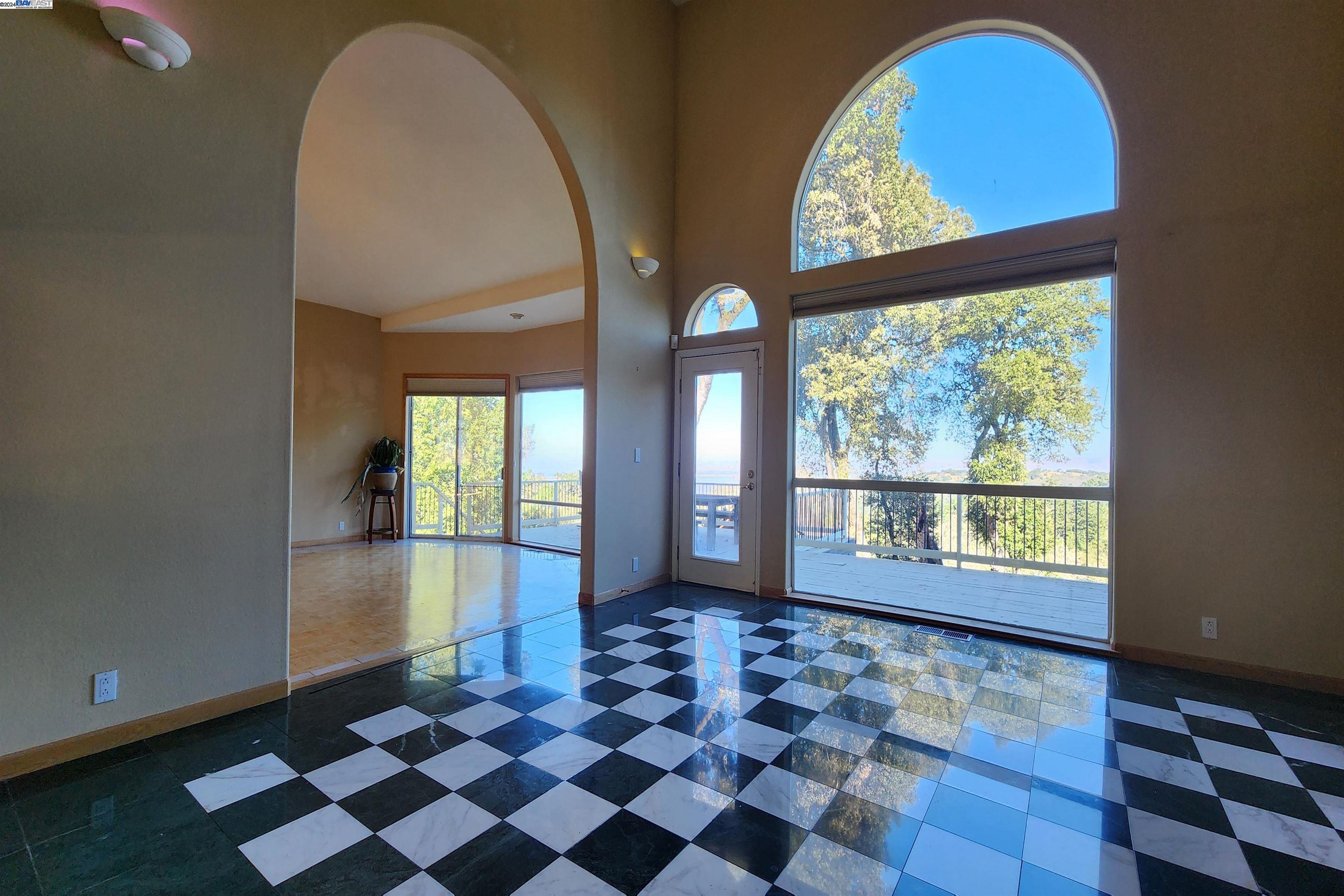 Detail Gallery Image 12 of 60 For 245 Heacox Rd, Woodside,  CA 94062 - 5 Beds | 5 Baths