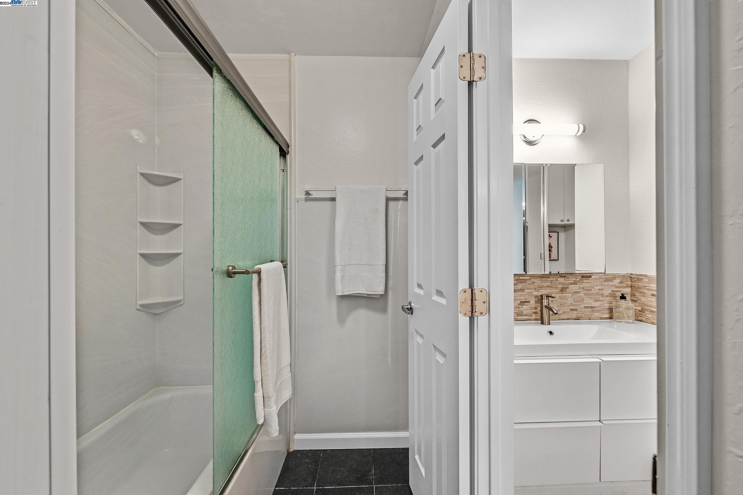 Detail Gallery Image 17 of 26 For 455 Crescent St #212,  Oakland,  CA 94610 - 1 Beds | 1 Baths