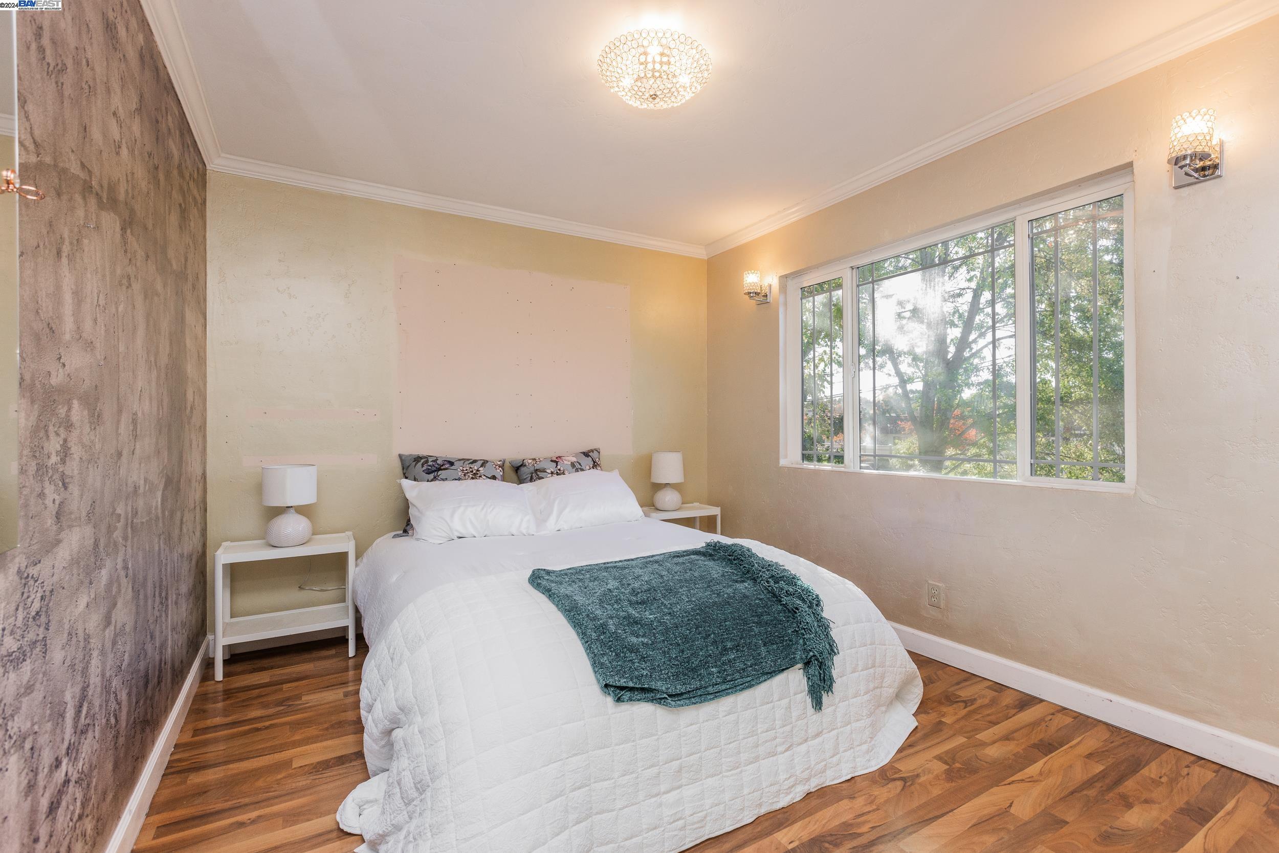 Detail Gallery Image 7 of 19 For 1072 Mohr Ln #C,  Concord,  CA 94518 - 2 Beds | 2 Baths