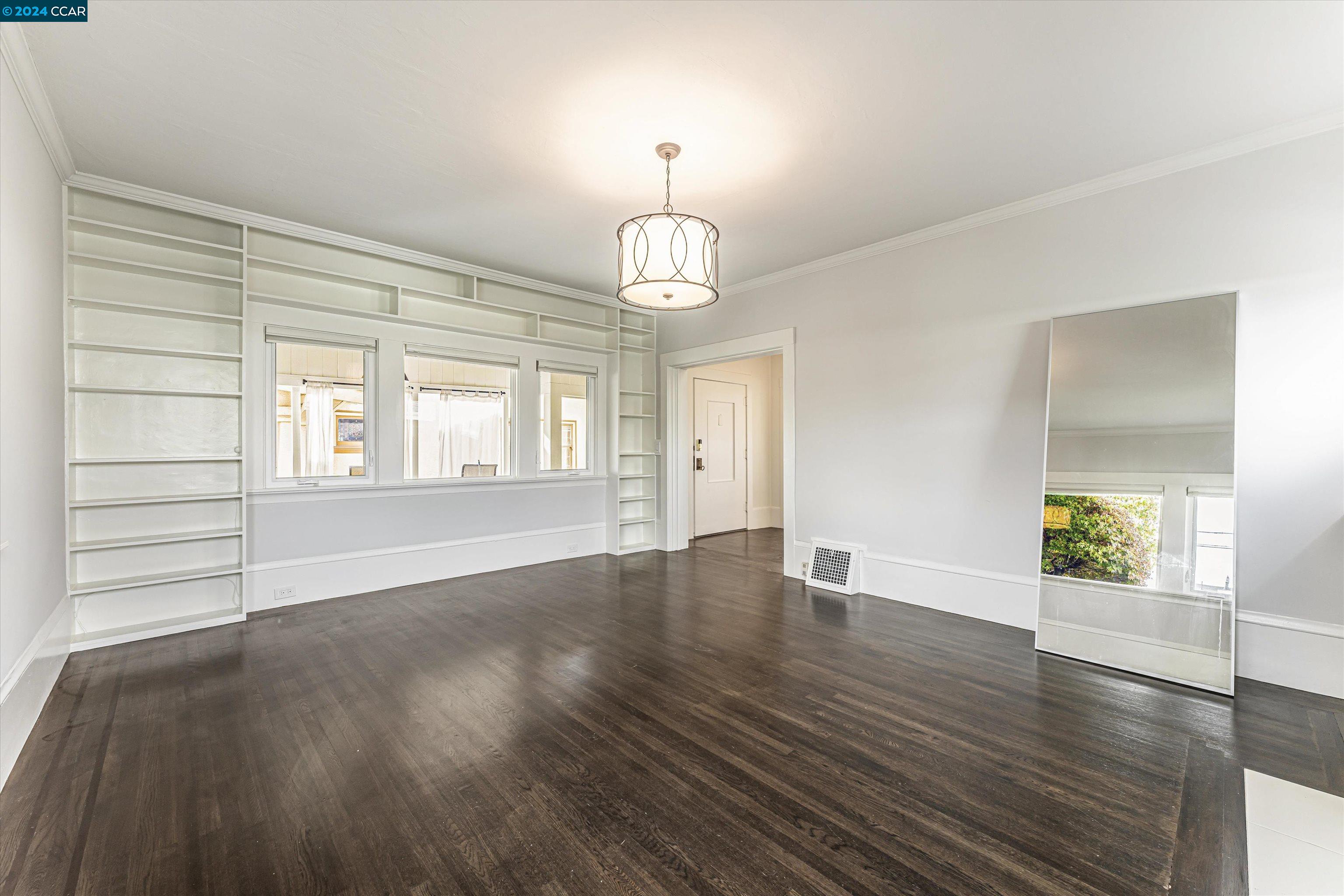 Detail Gallery Image 11 of 55 For 2481 Rawson St, Oakland,  CA 94601 - 3 Beds | 2 Baths