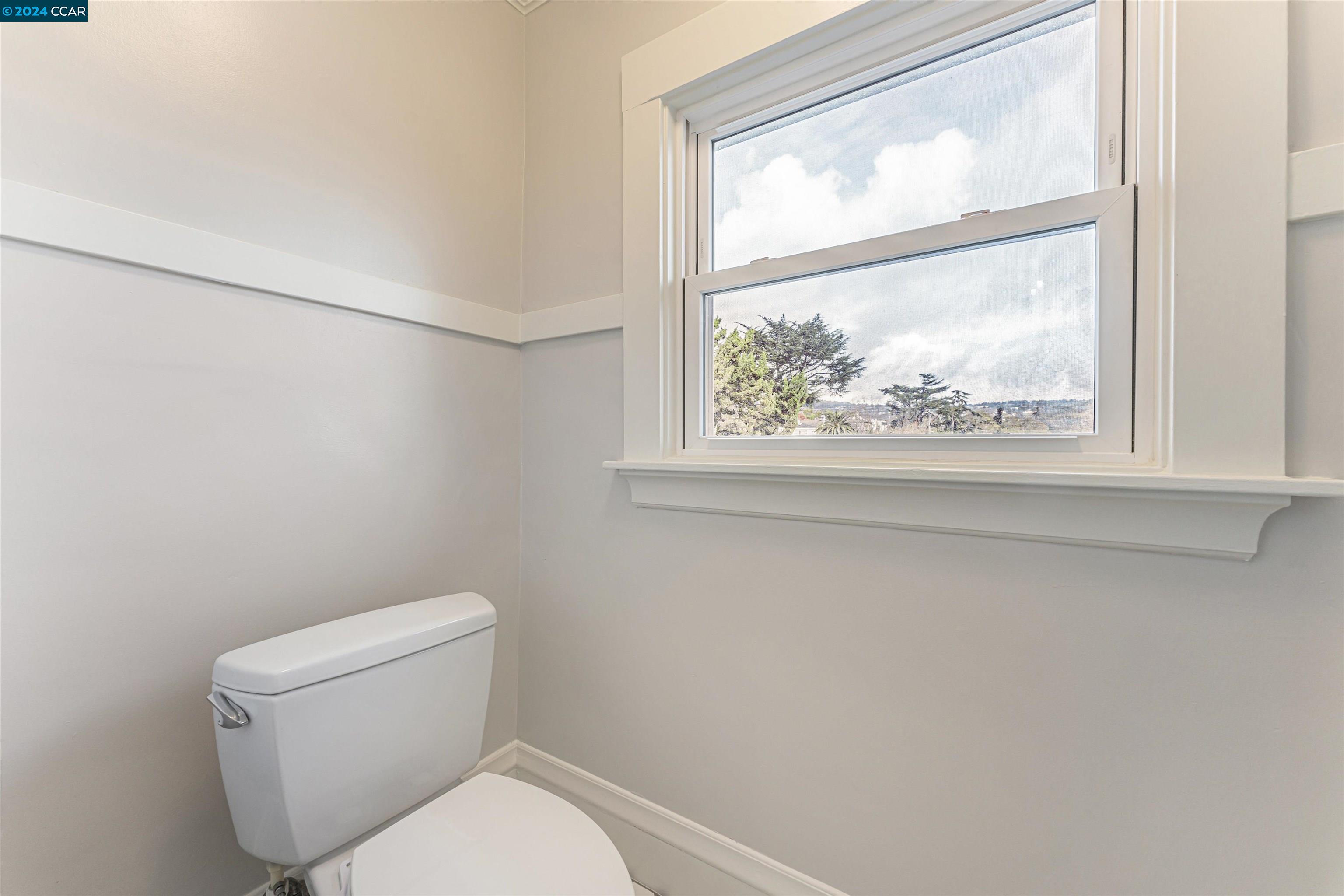 Detail Gallery Image 42 of 55 For 2481 Rawson St, Oakland,  CA 94601 - 3 Beds | 2 Baths