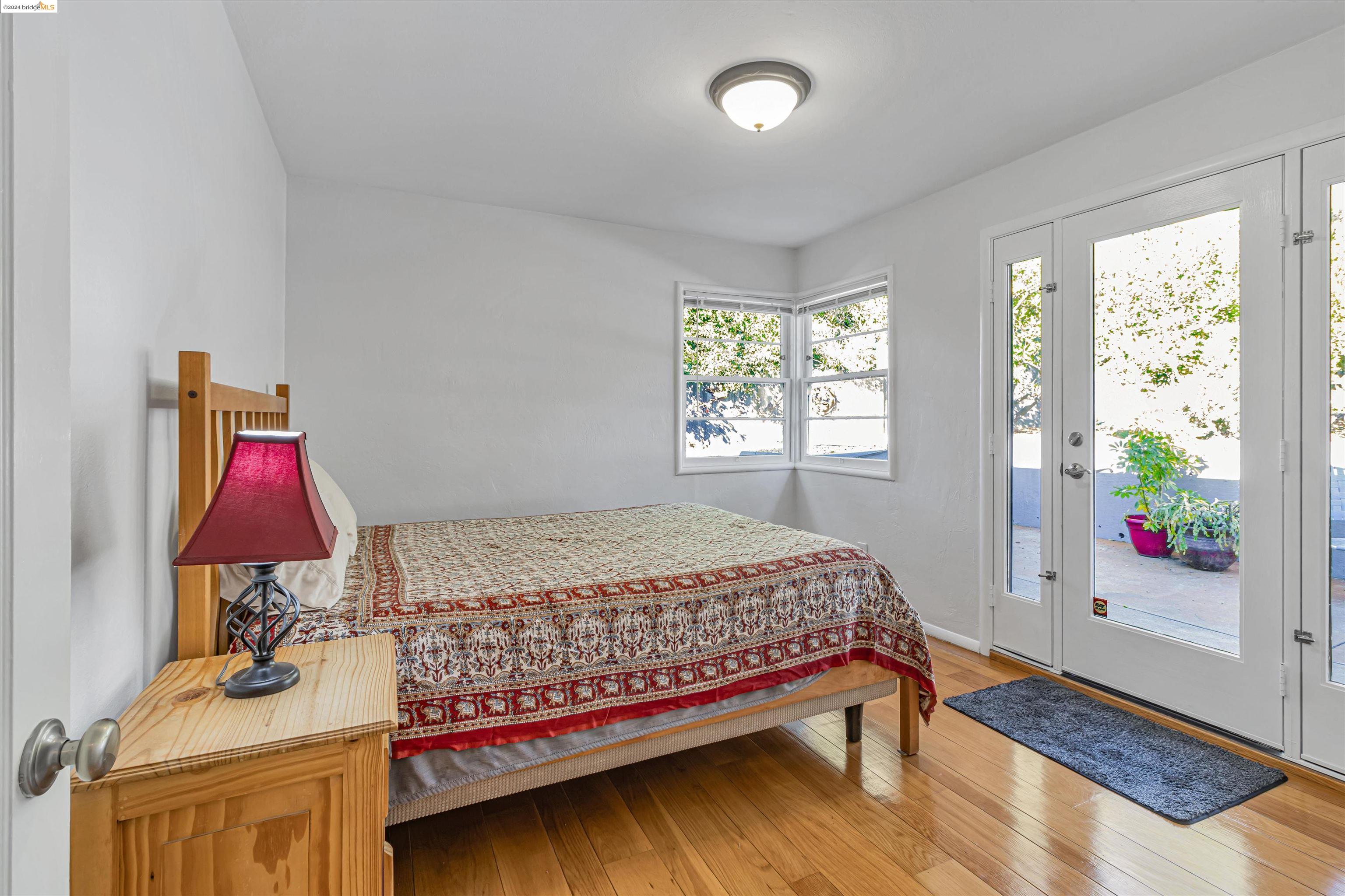 Detail Gallery Image 17 of 43 For 6100 Outlook Ave, Oakland,  CA 94605 - 4 Beds | 2 Baths