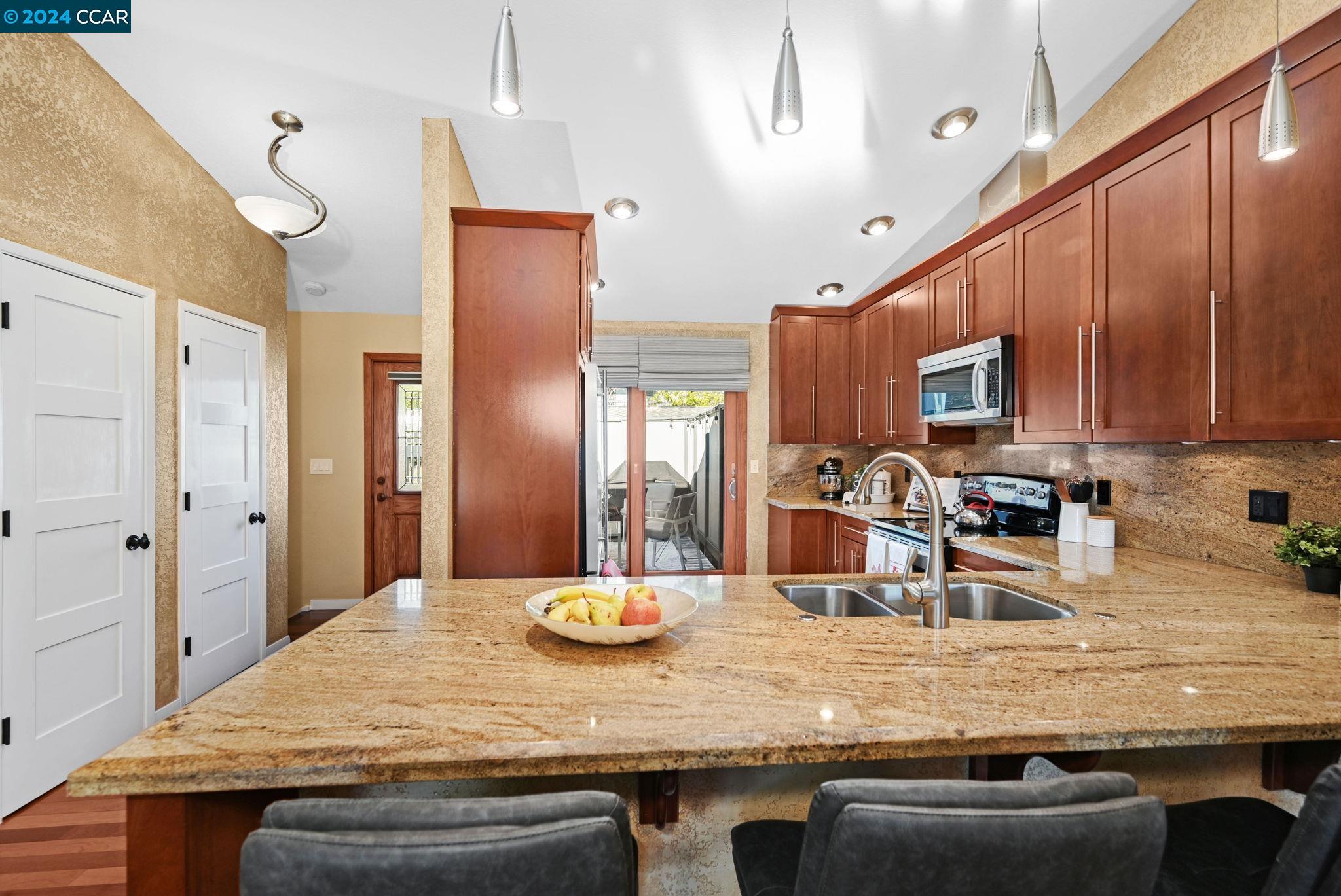 Photo #5: 41079752 Listing 