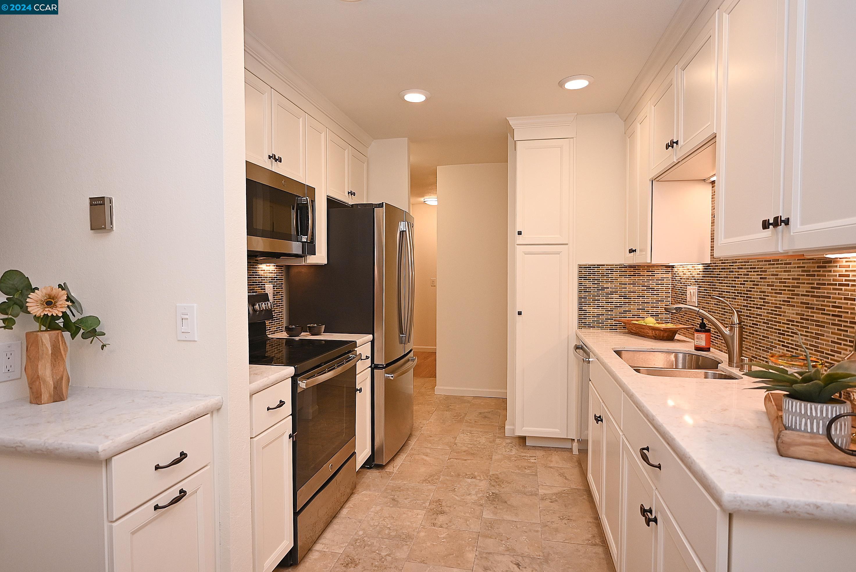 Photo #5: 41079772 Listing 